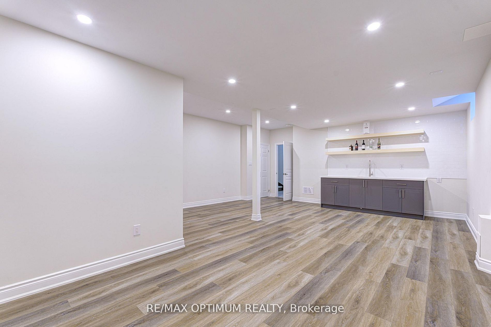 18 Deanston Court Property Photo 42