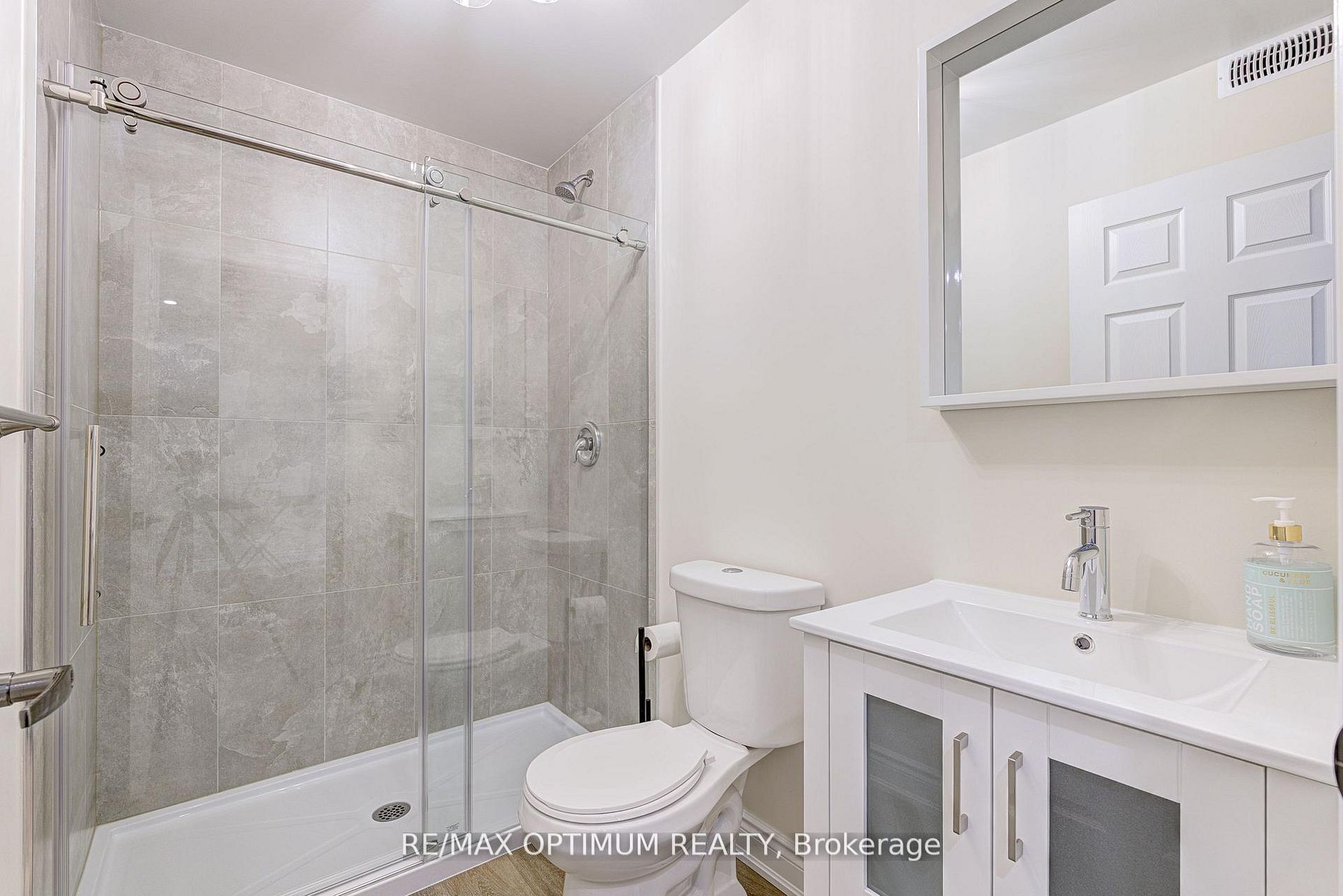 18 Deanston Court Property Photo 43