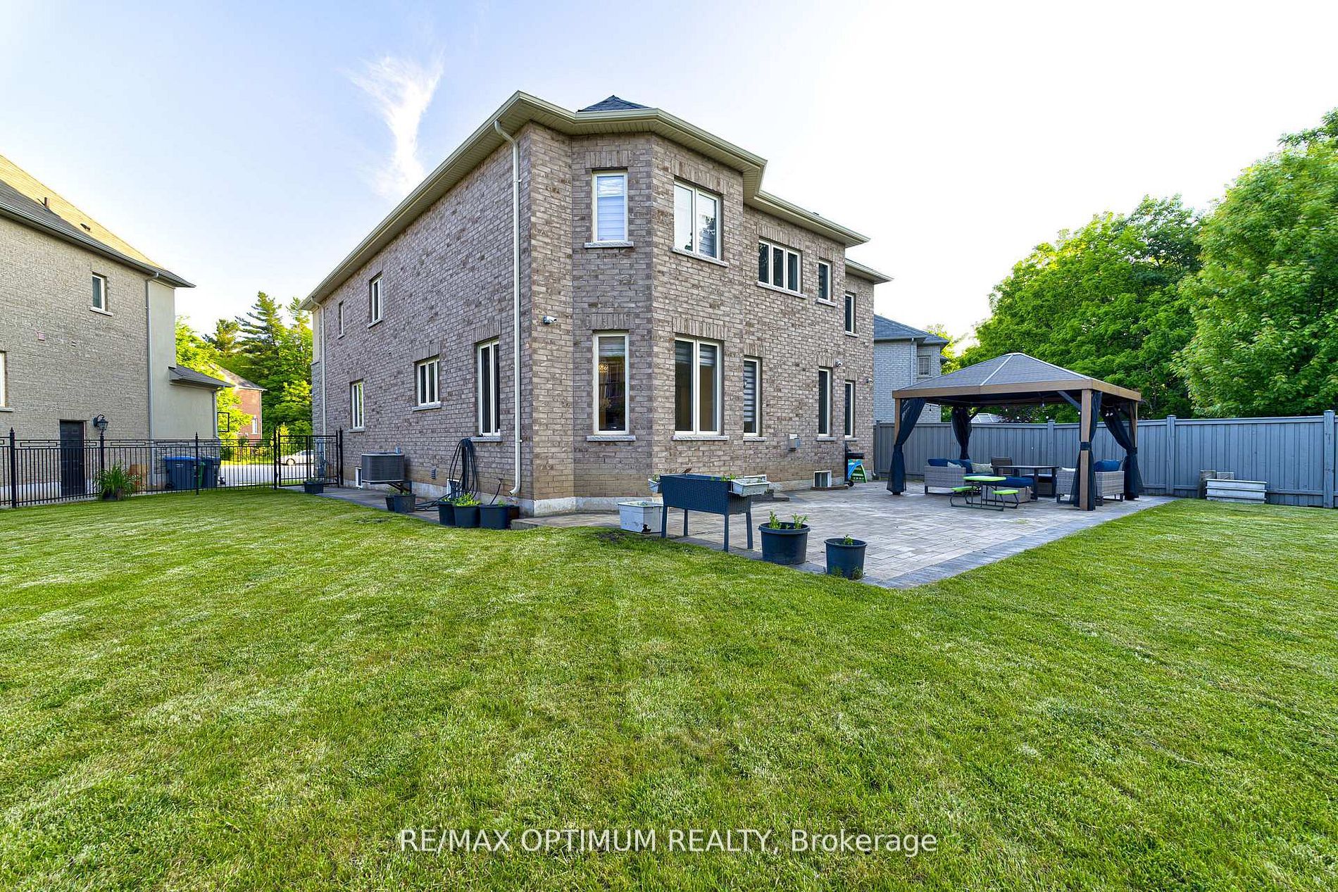 18 Deanston Court Property Photo 46