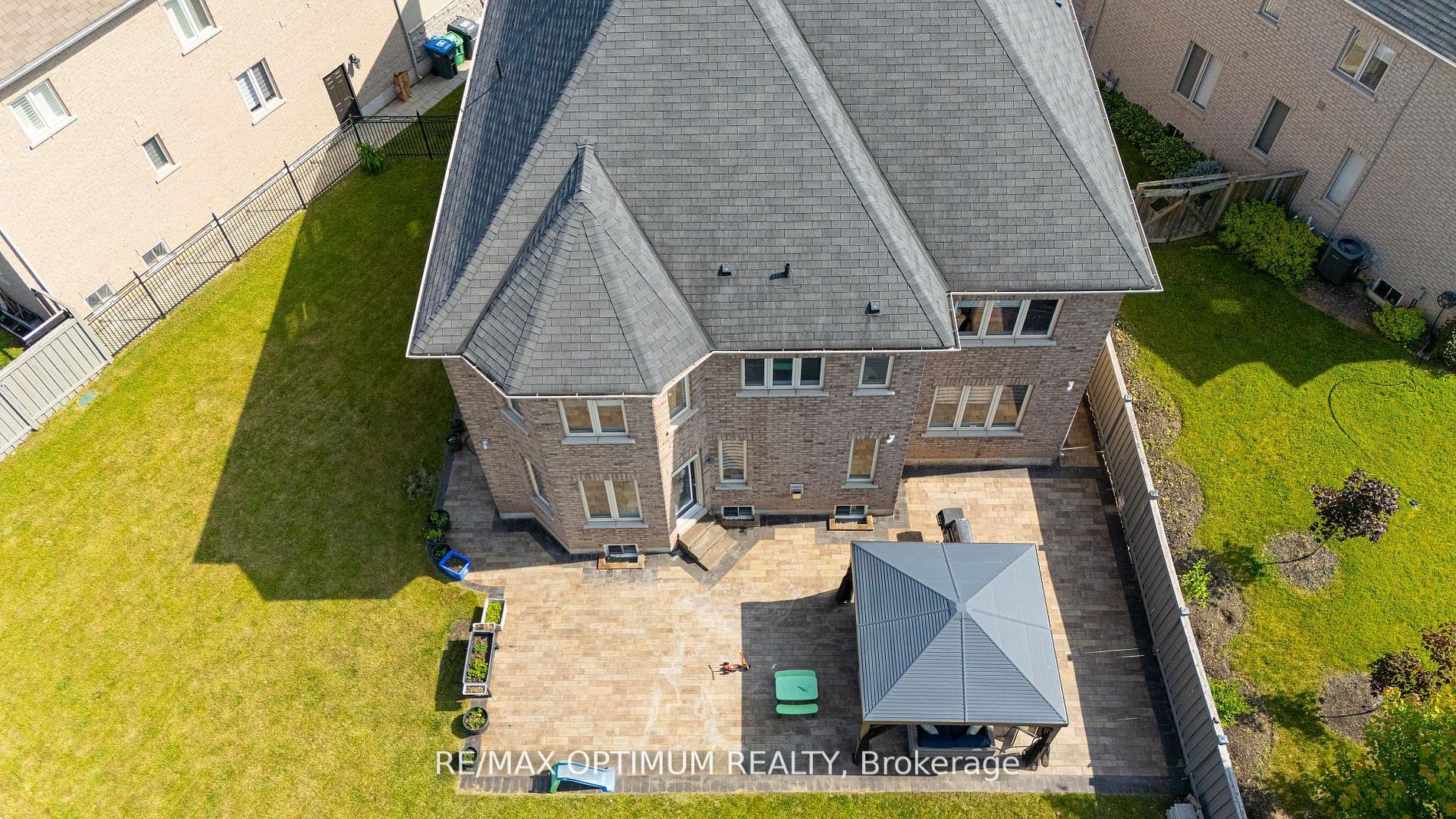 18 Deanston Court Property Photo 47