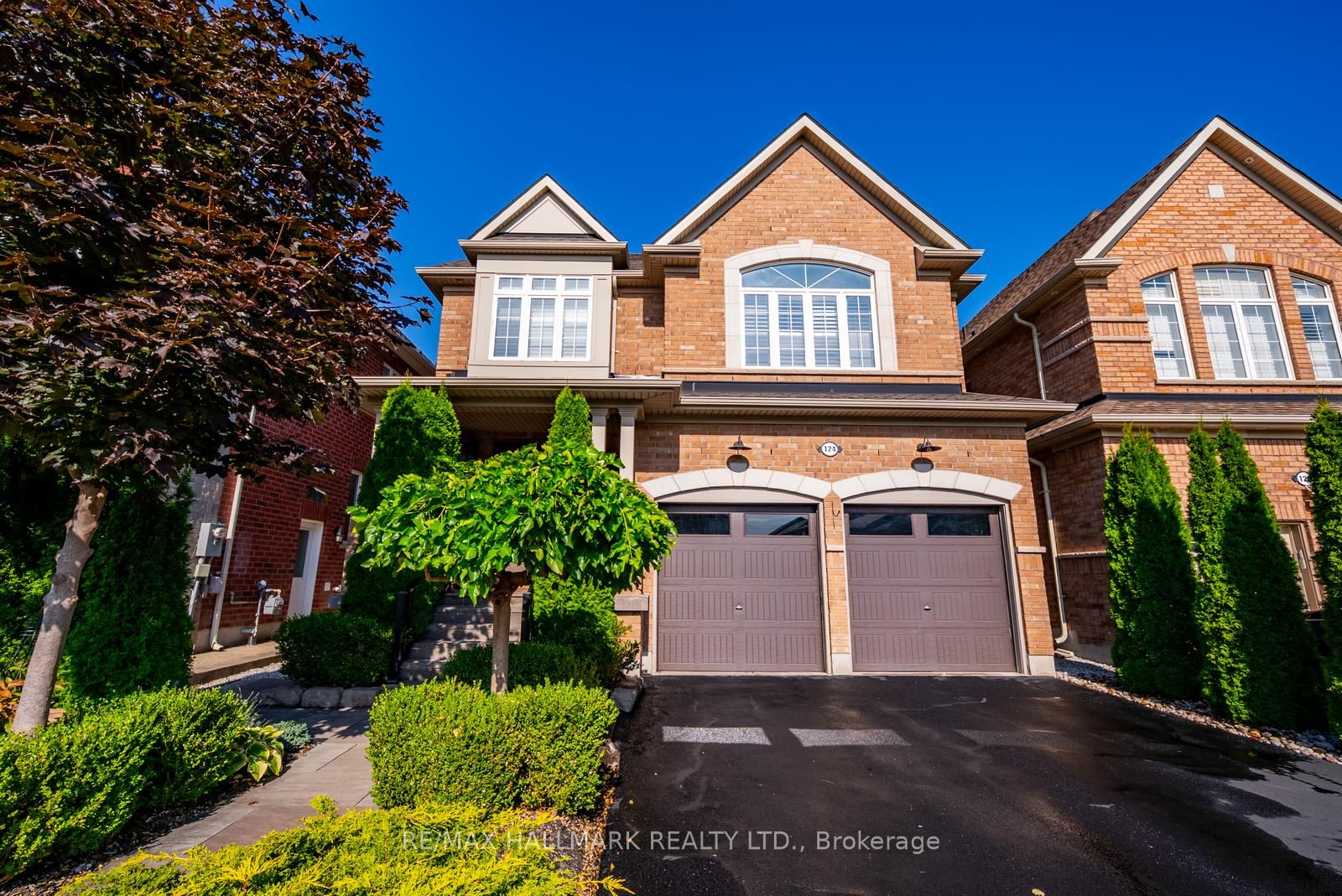 124 Bonnie Braes Drive Property Photo 1