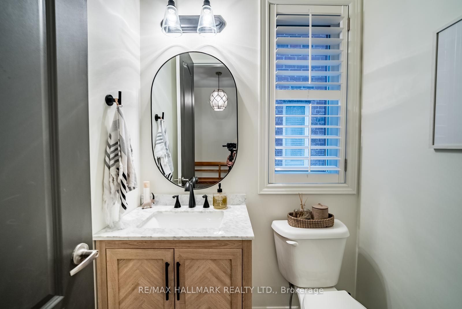 124 Bonnie Braes Drive Property Photo 16