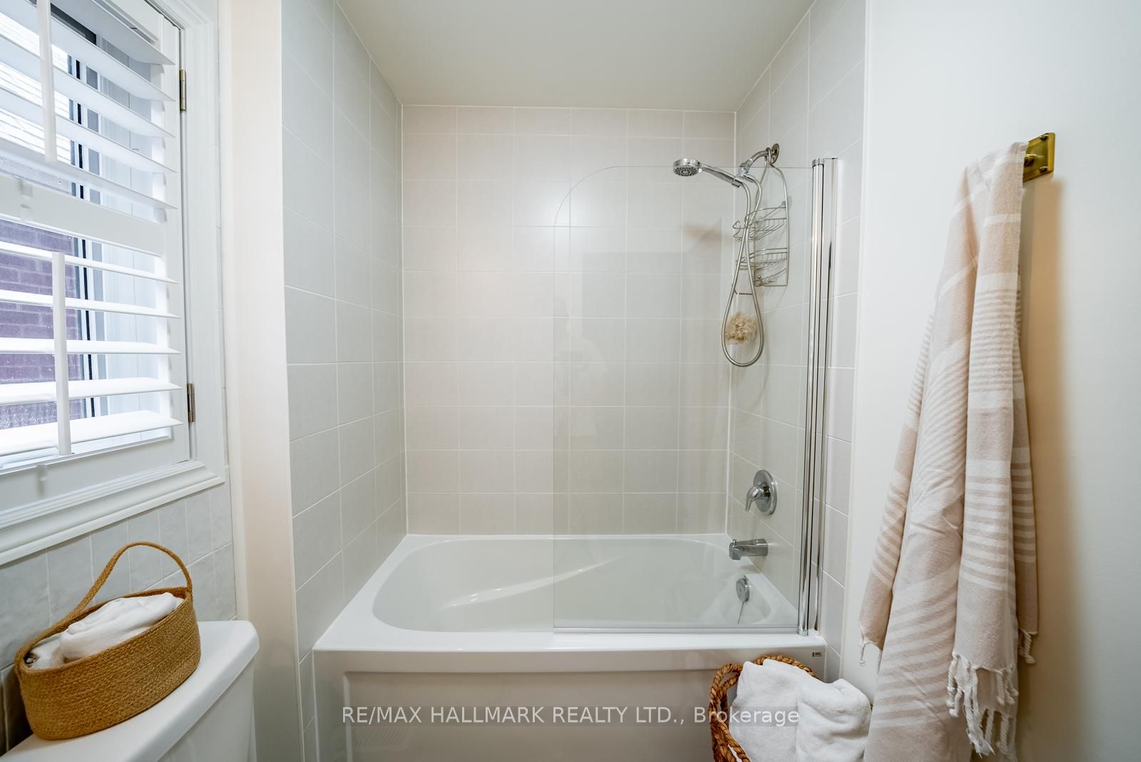 124 Bonnie Braes Drive Property Photo 23