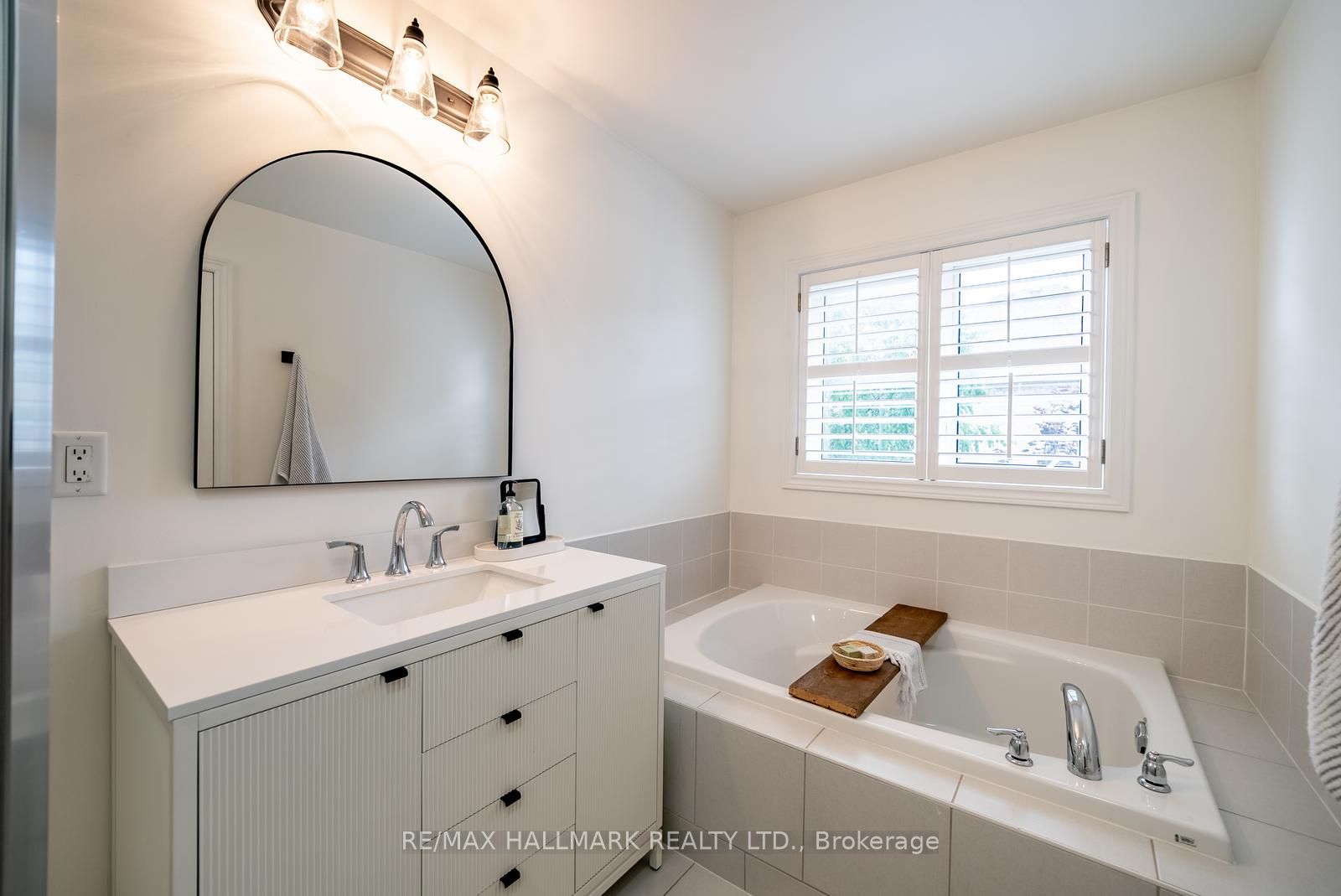 124 Bonnie Braes Drive Property Photo 28