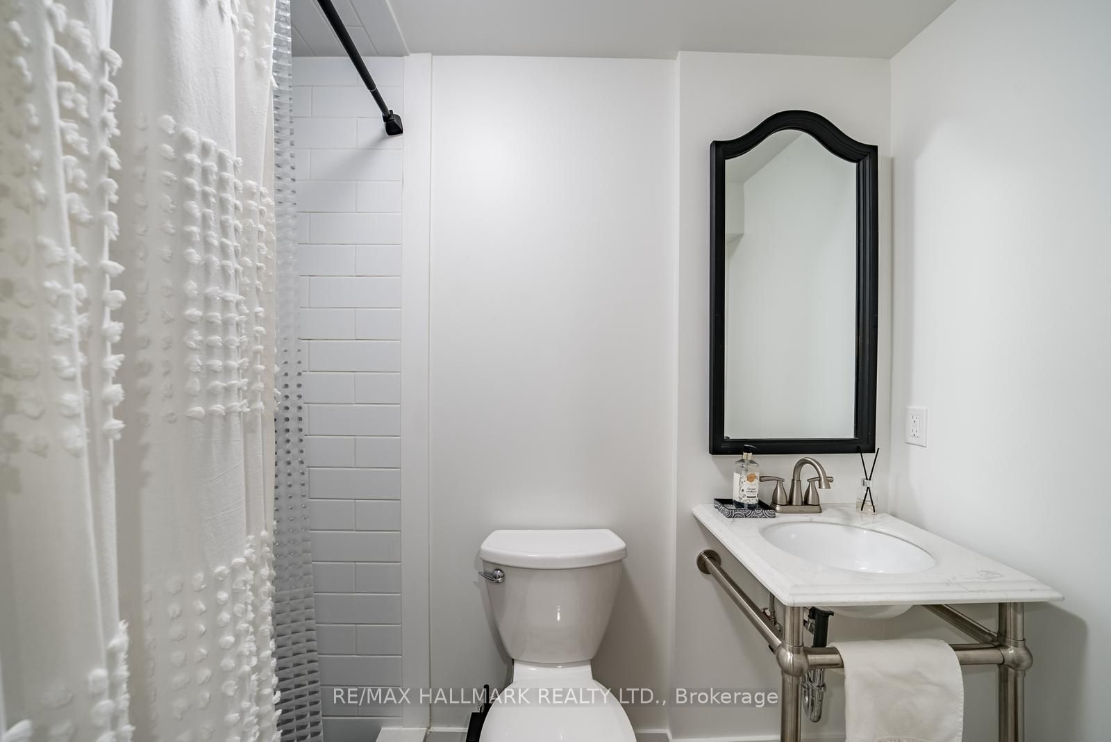 124 Bonnie Braes Drive Property Photo 37