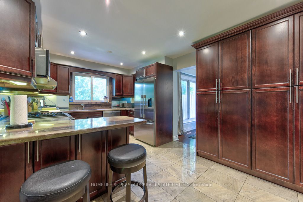 868 Kowal Drive Property Photo 8