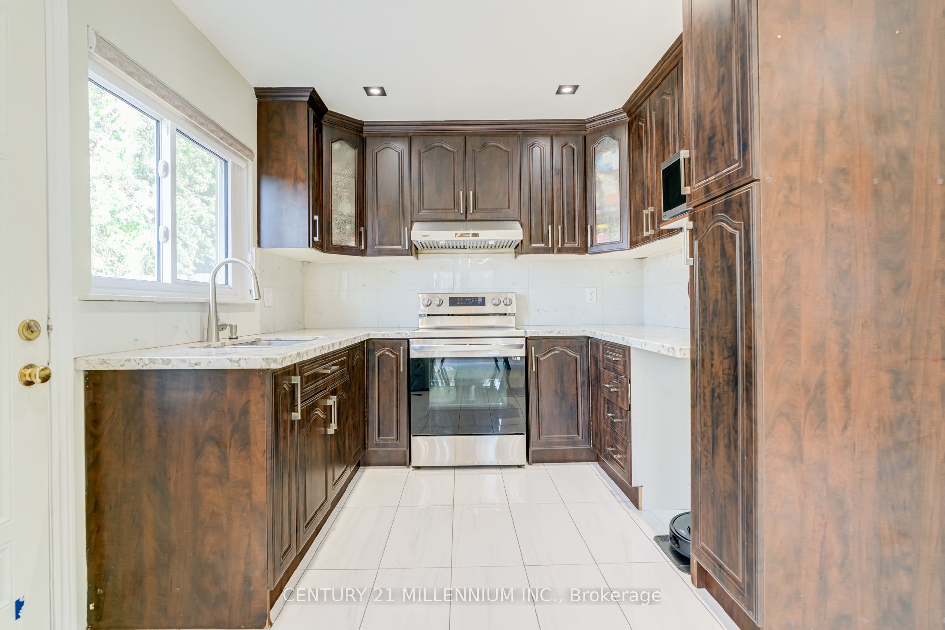 75 Goldcrest Road Property Photo 13