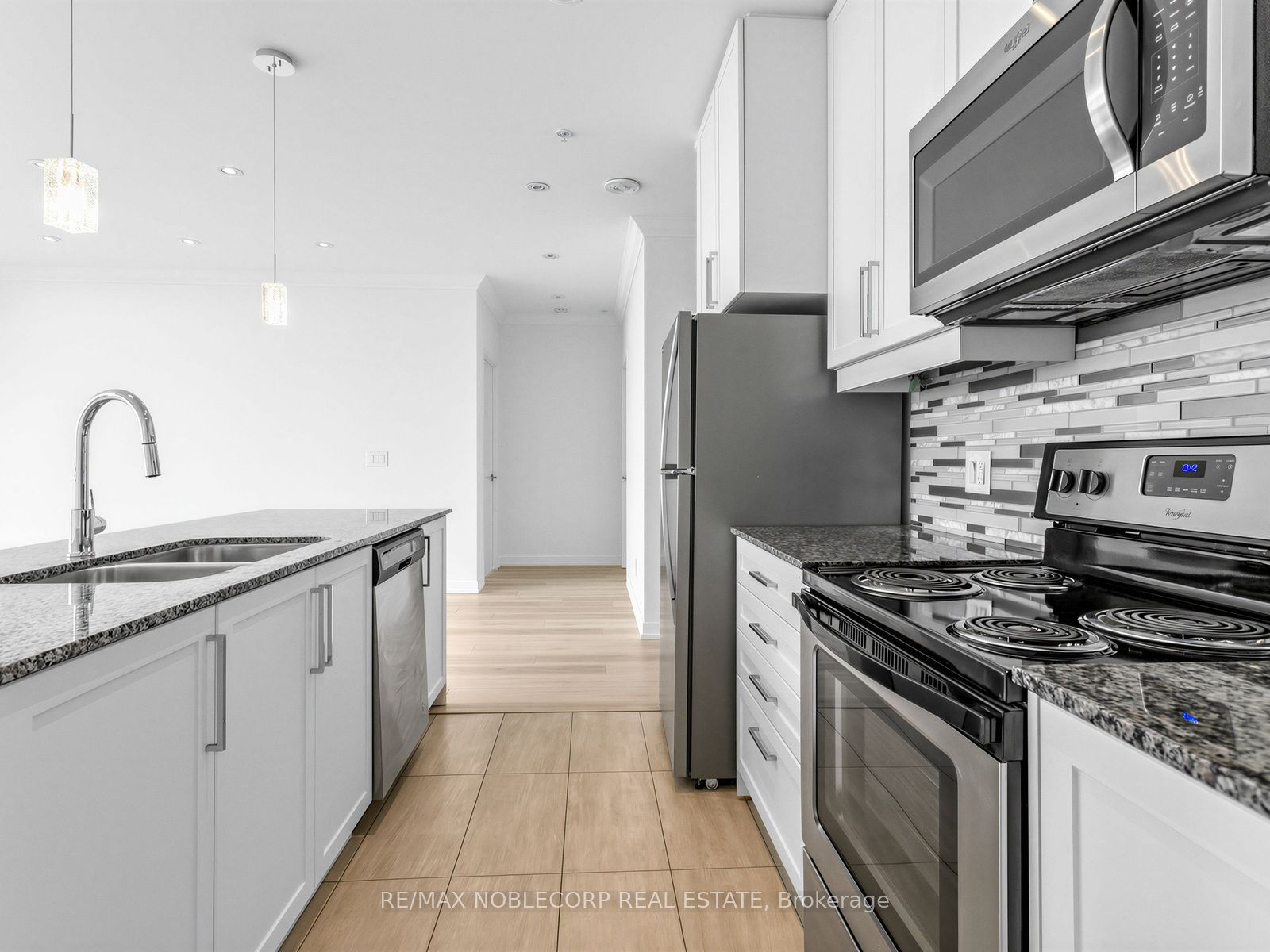 840 Queens Plate Drive 1705 Property Photo 15