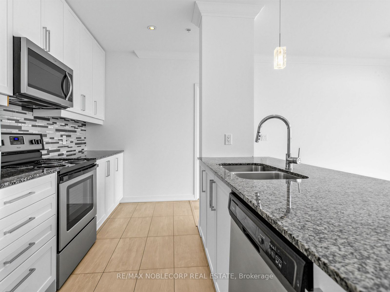 840 Queens Plate Drive 1705 Property Photo 16