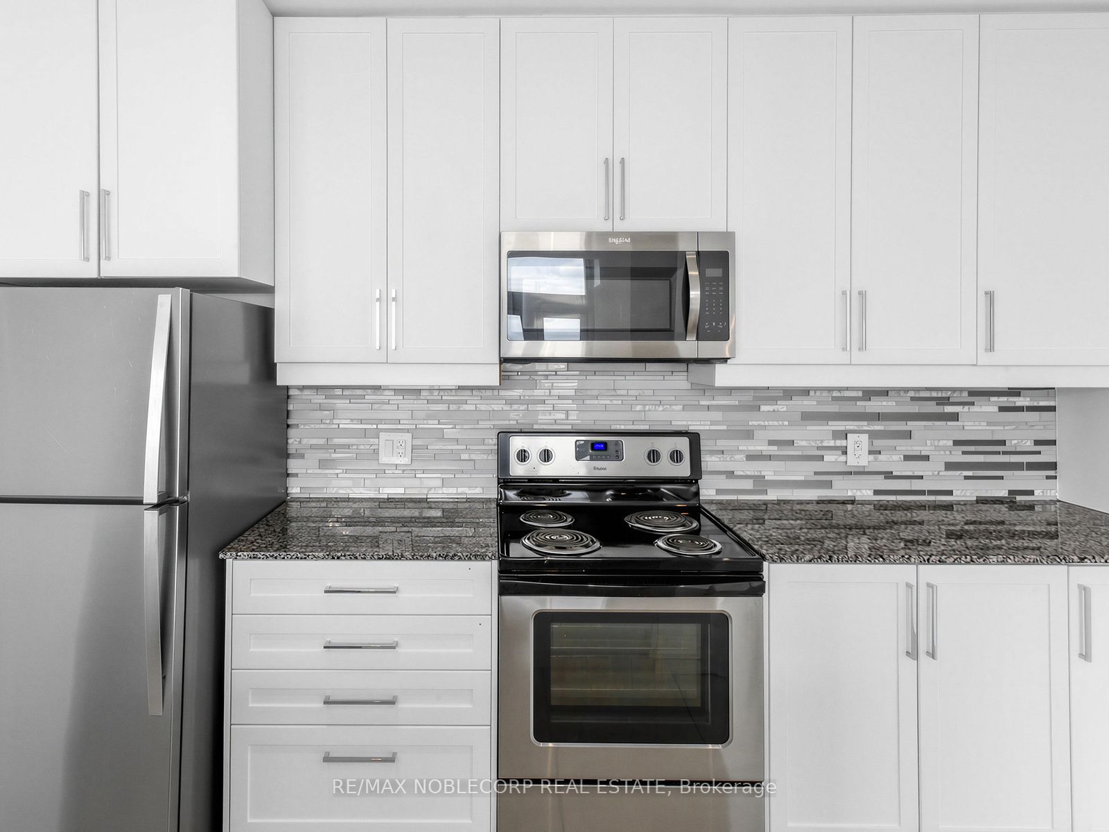 840 Queens Plate Drive 1705 Property Photo 17