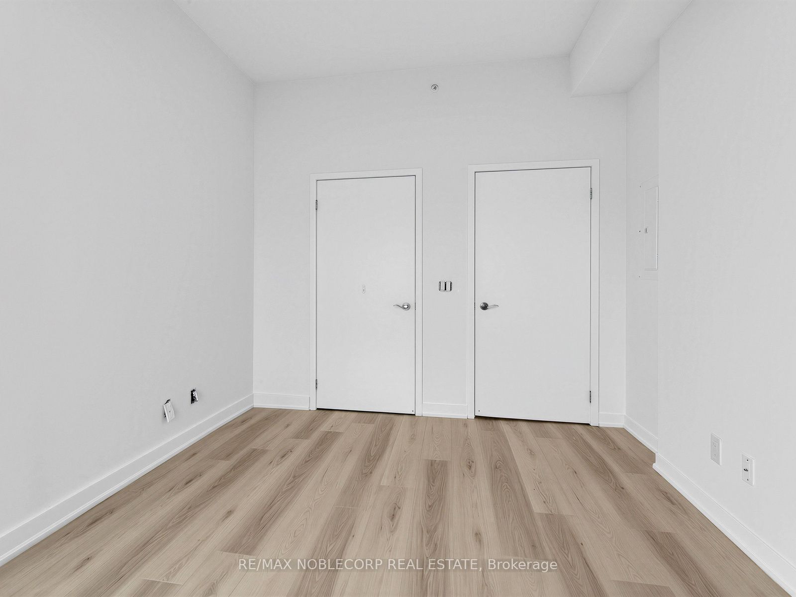840 Queens Plate Drive 1705 Property Photo 21