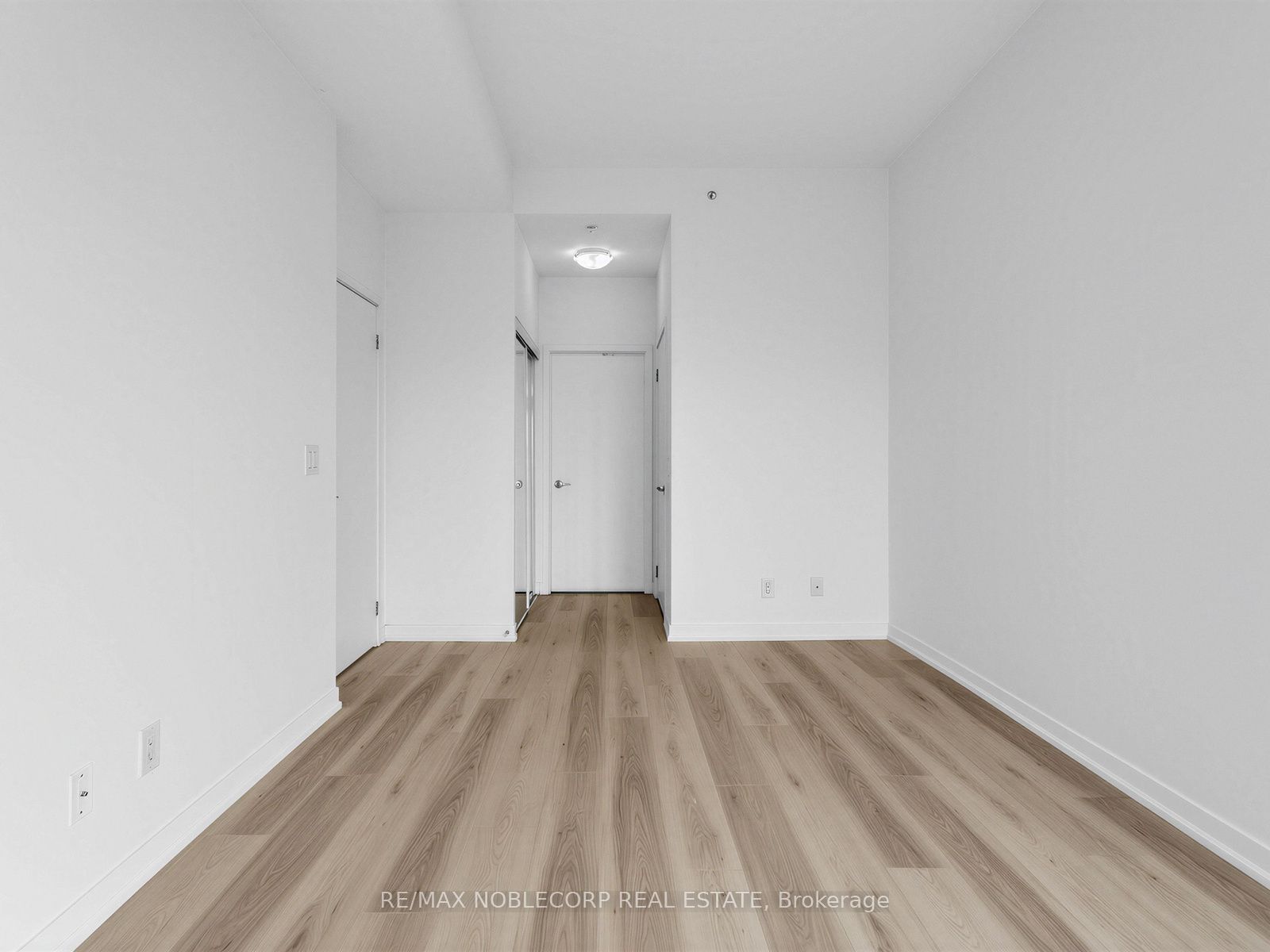 840 Queens Plate Drive 1705 Property Photo 23