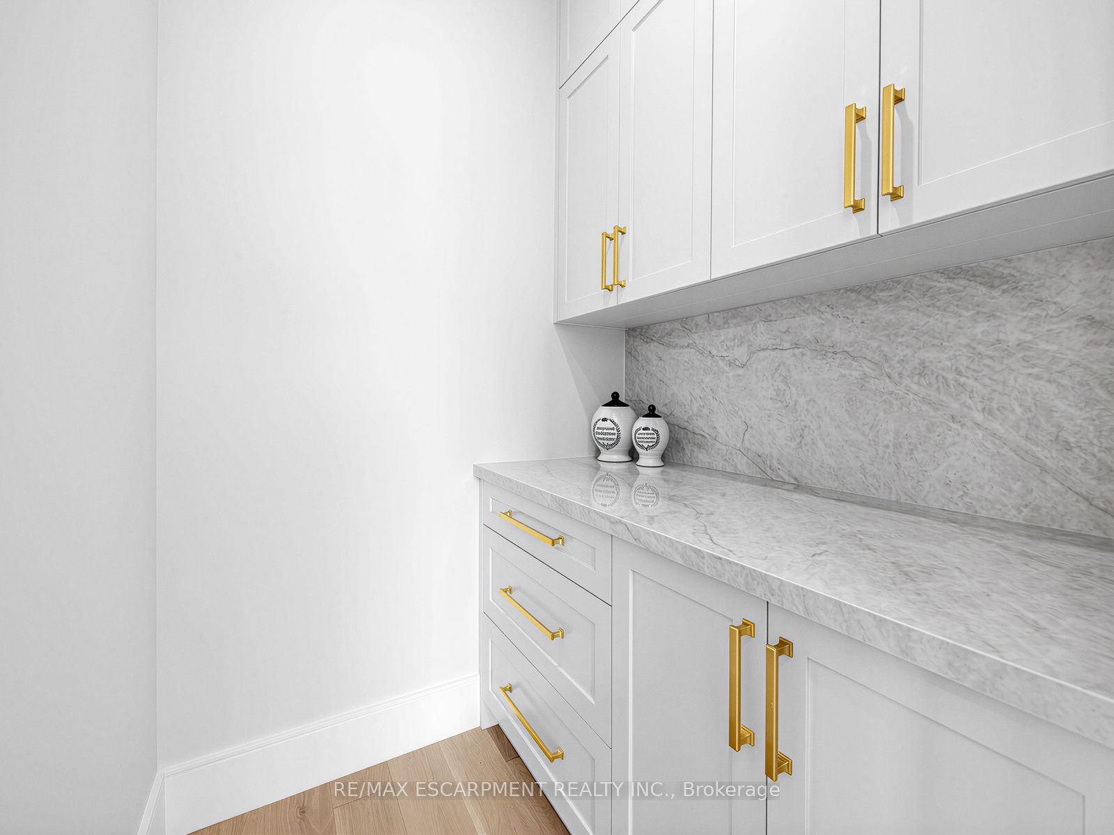 2488 Bridge Road Property Photo 19