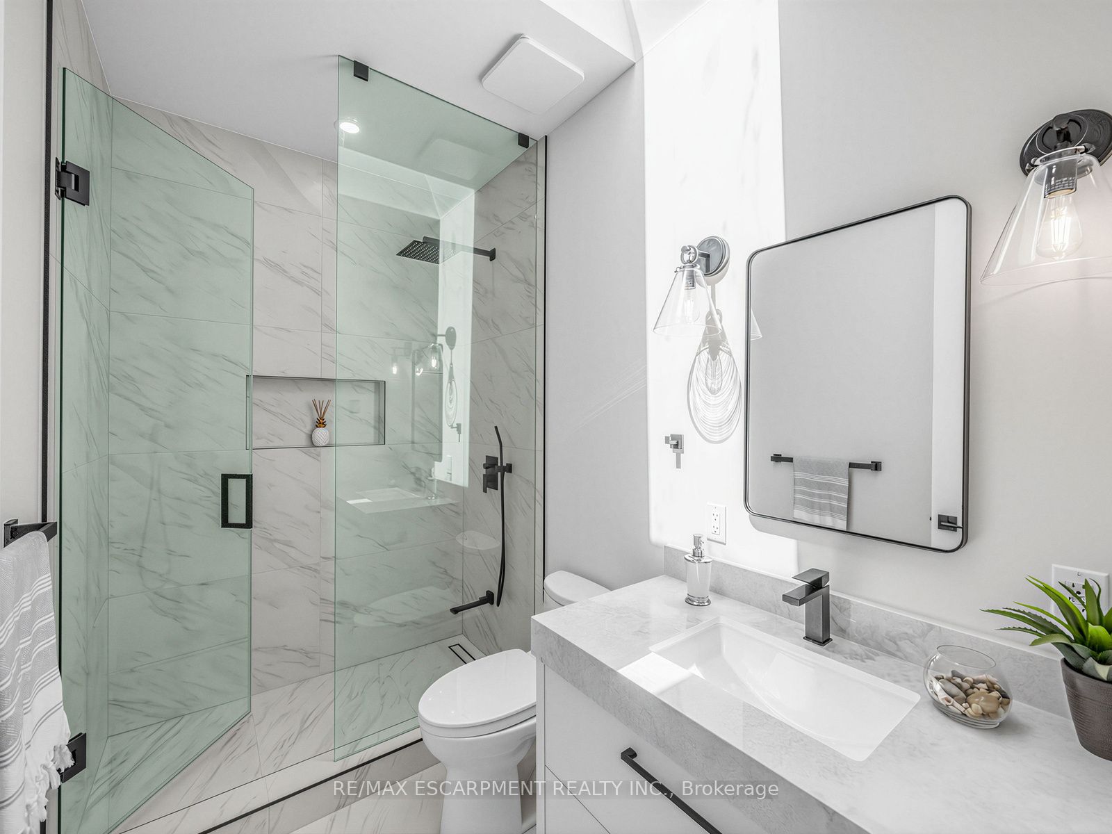 2488 Bridge Road Property Photo 32