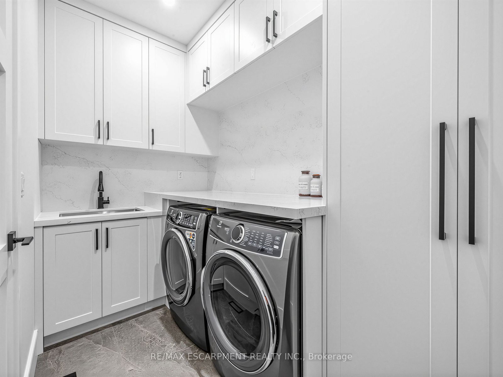 2488 Bridge Road Property Photo 33