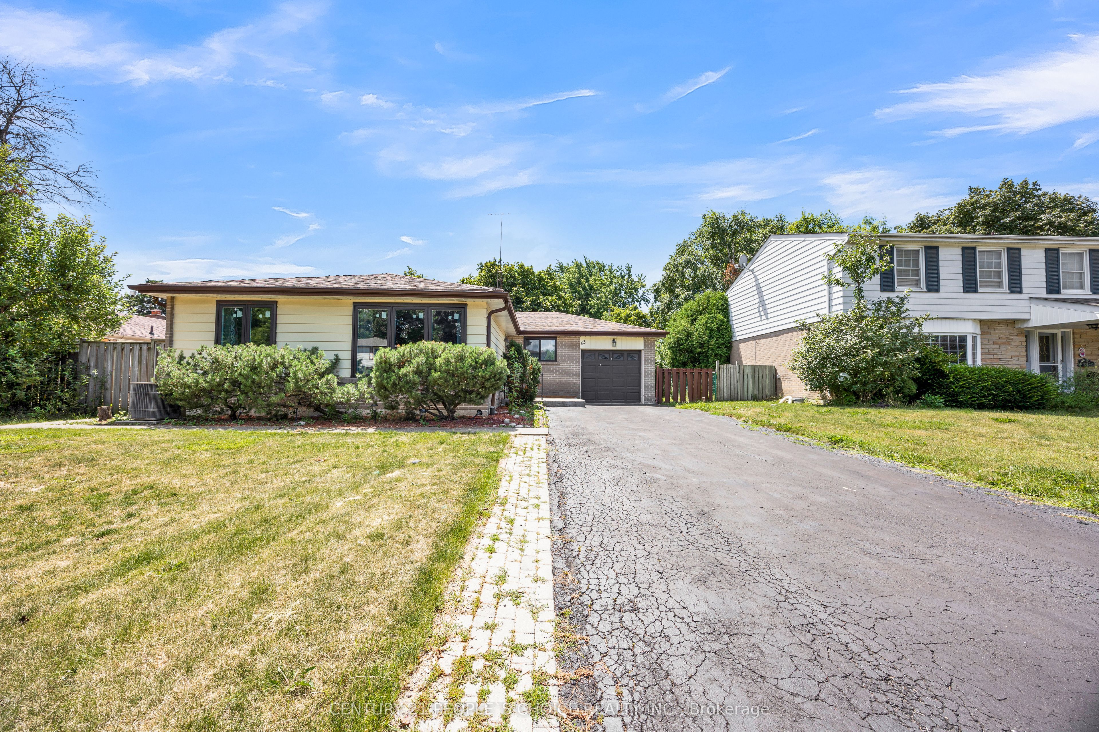 53 Brookland Drive W Property Photo 3