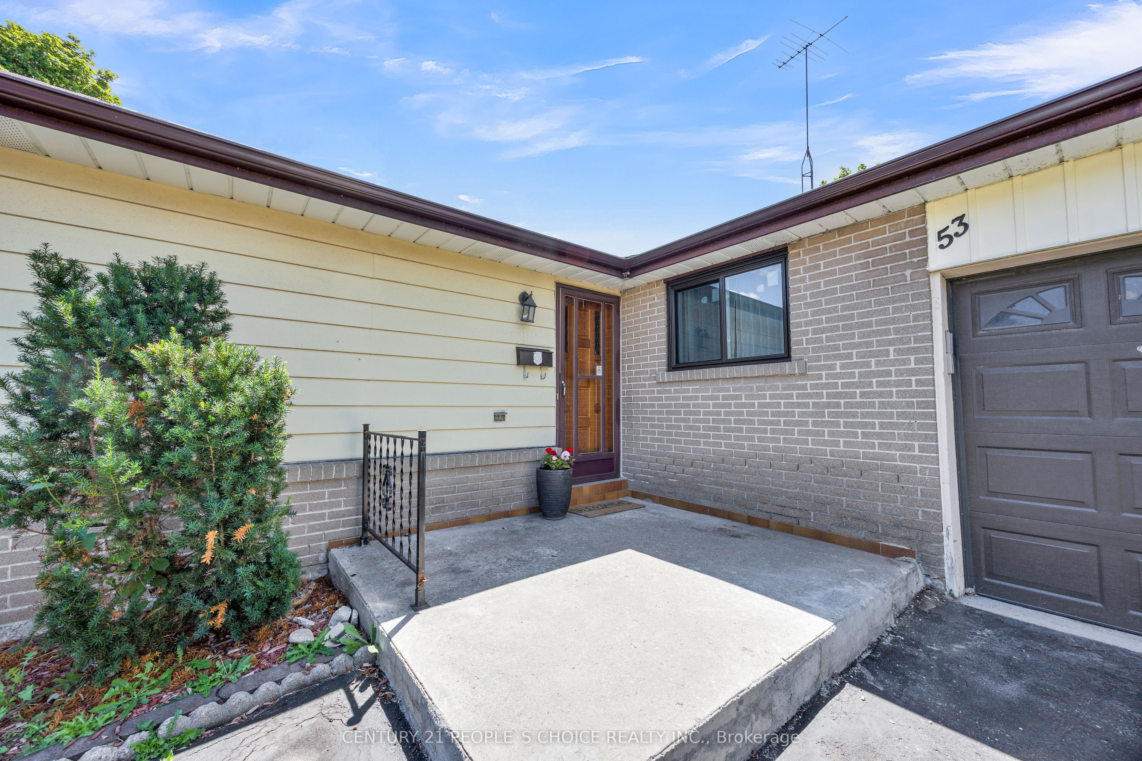 53 Brookland Drive W Property Photo 5