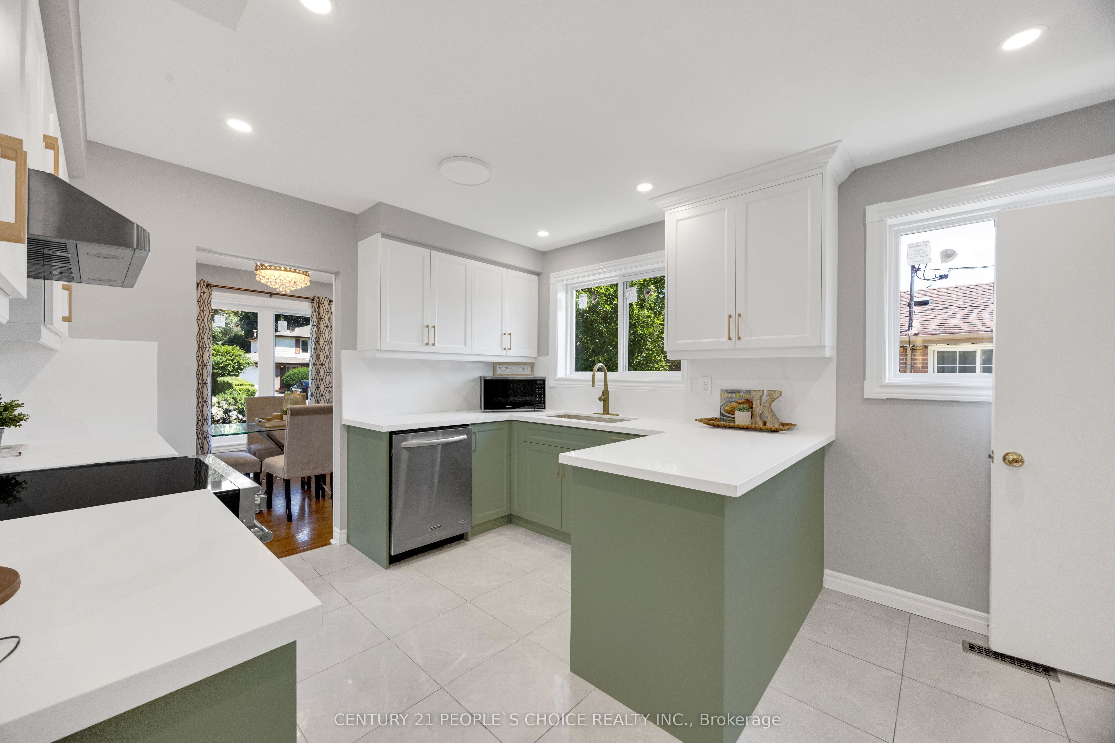 53 Brookland Drive W Property Photo 8