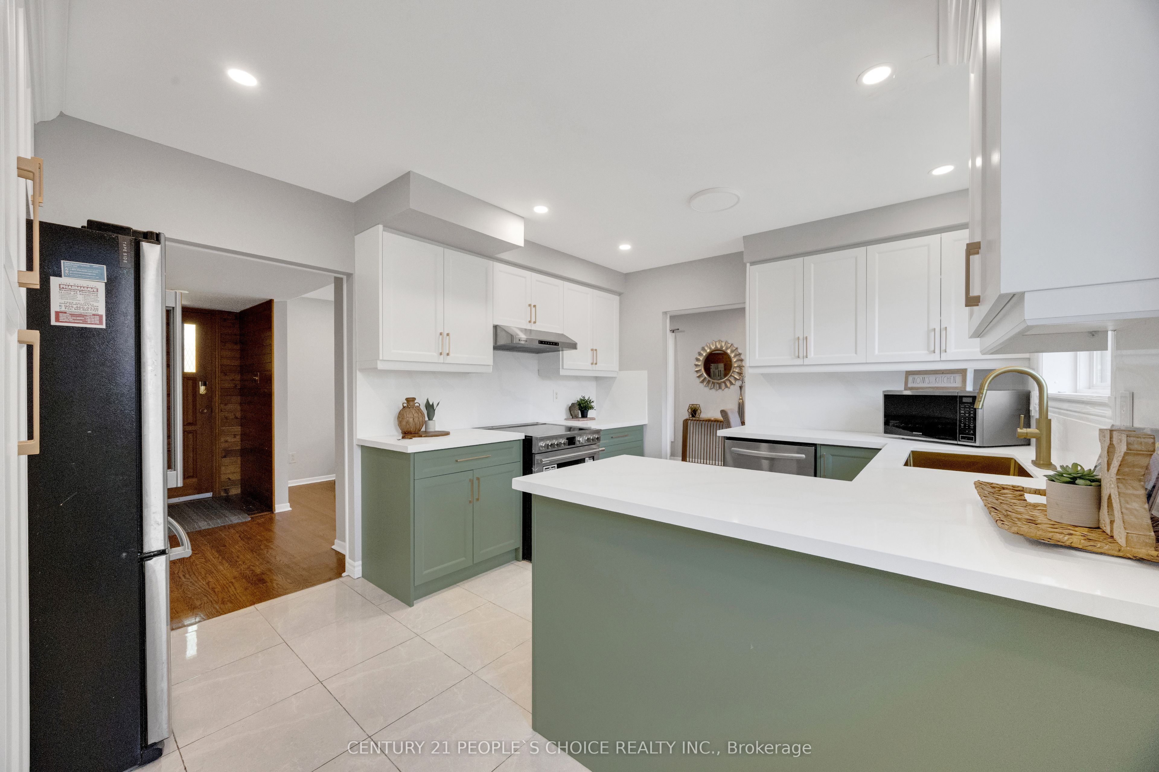 53 Brookland Drive W Property Photo 9