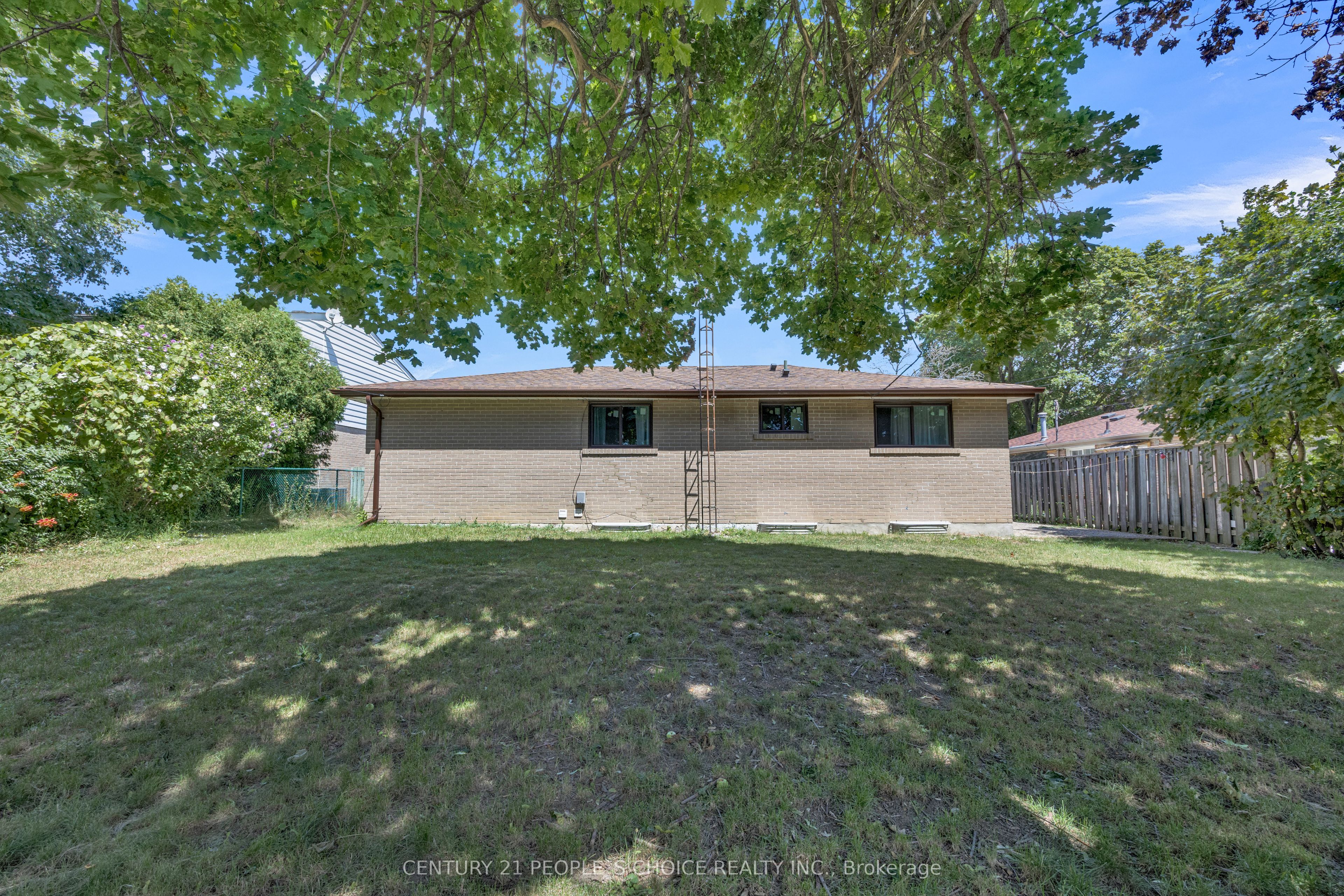 53 Brookland Drive W Property Photo 41