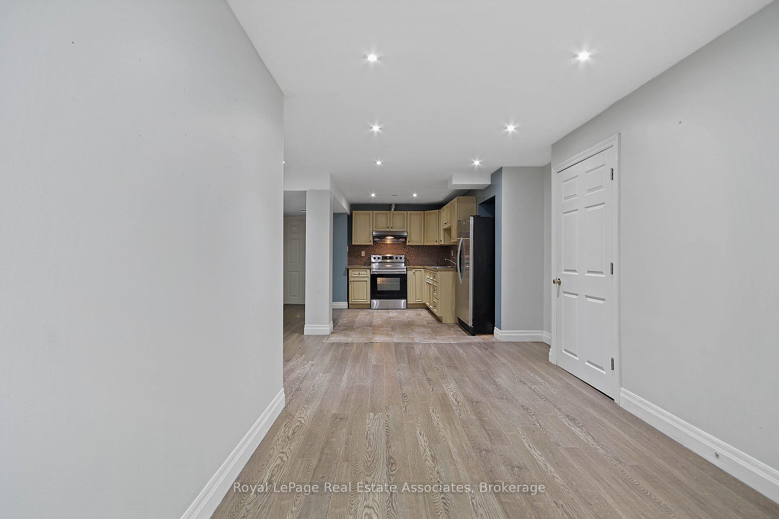 16 Sergio Marchi Street Lower Property Photo 4