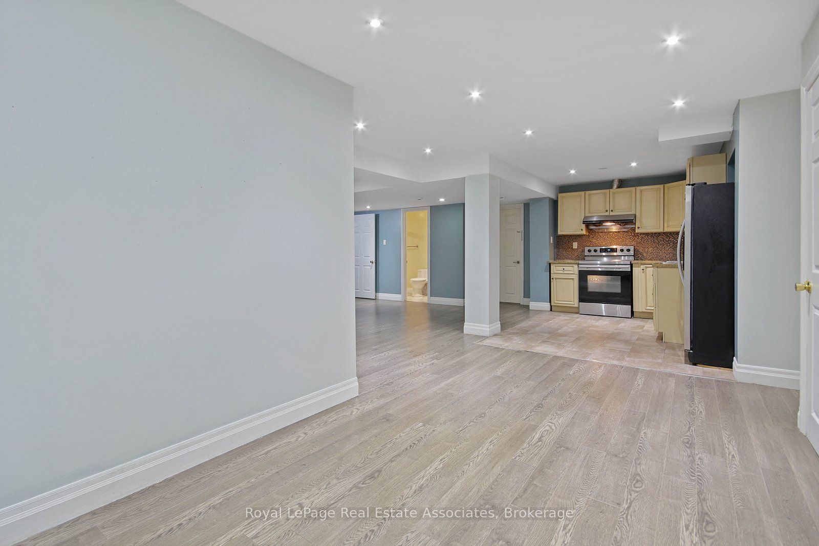 16 Sergio Marchi Street Lower Property Photo 10
