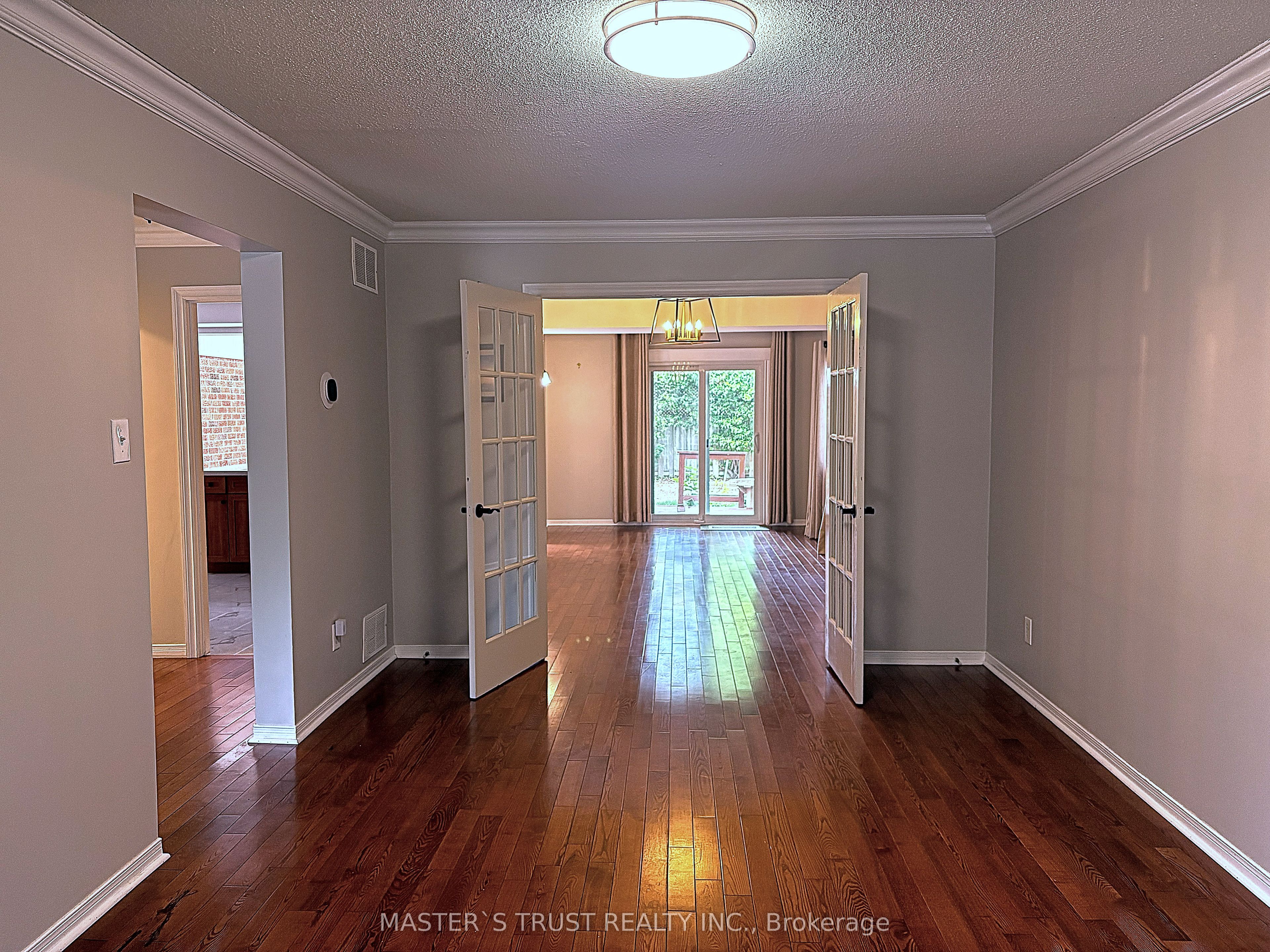 2253 Constance Drive Property Photo 2