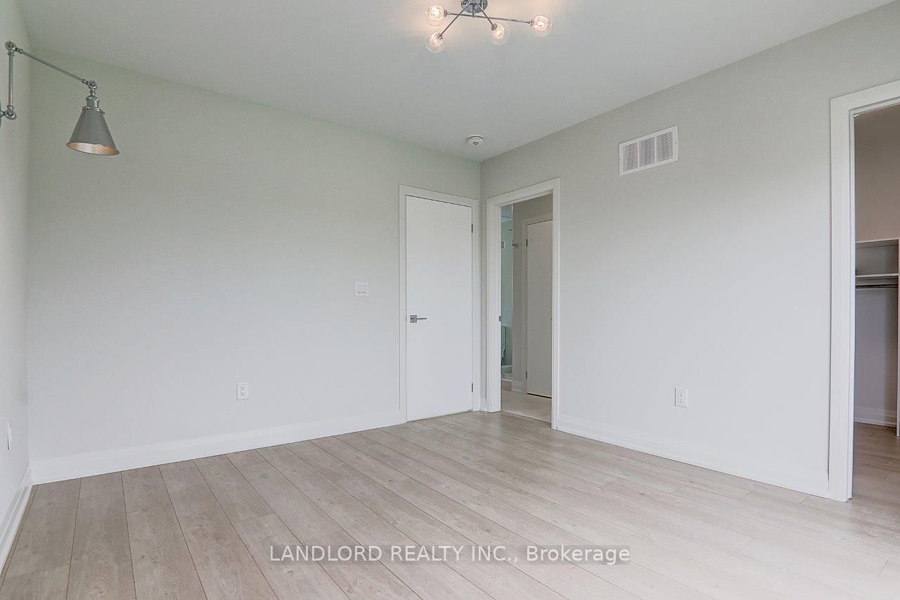 115 Livingstone Avenue Upper Property Photo 35