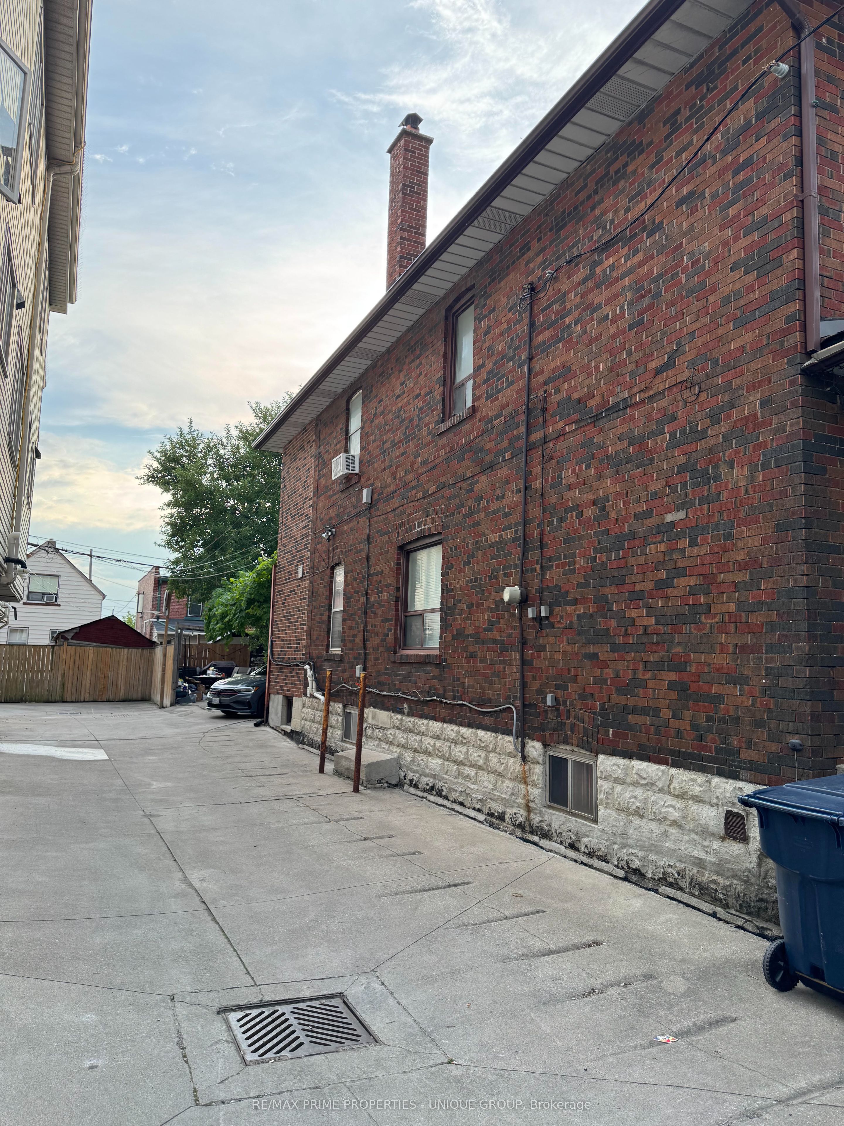 2330 Dufferin Street Property Photo 3