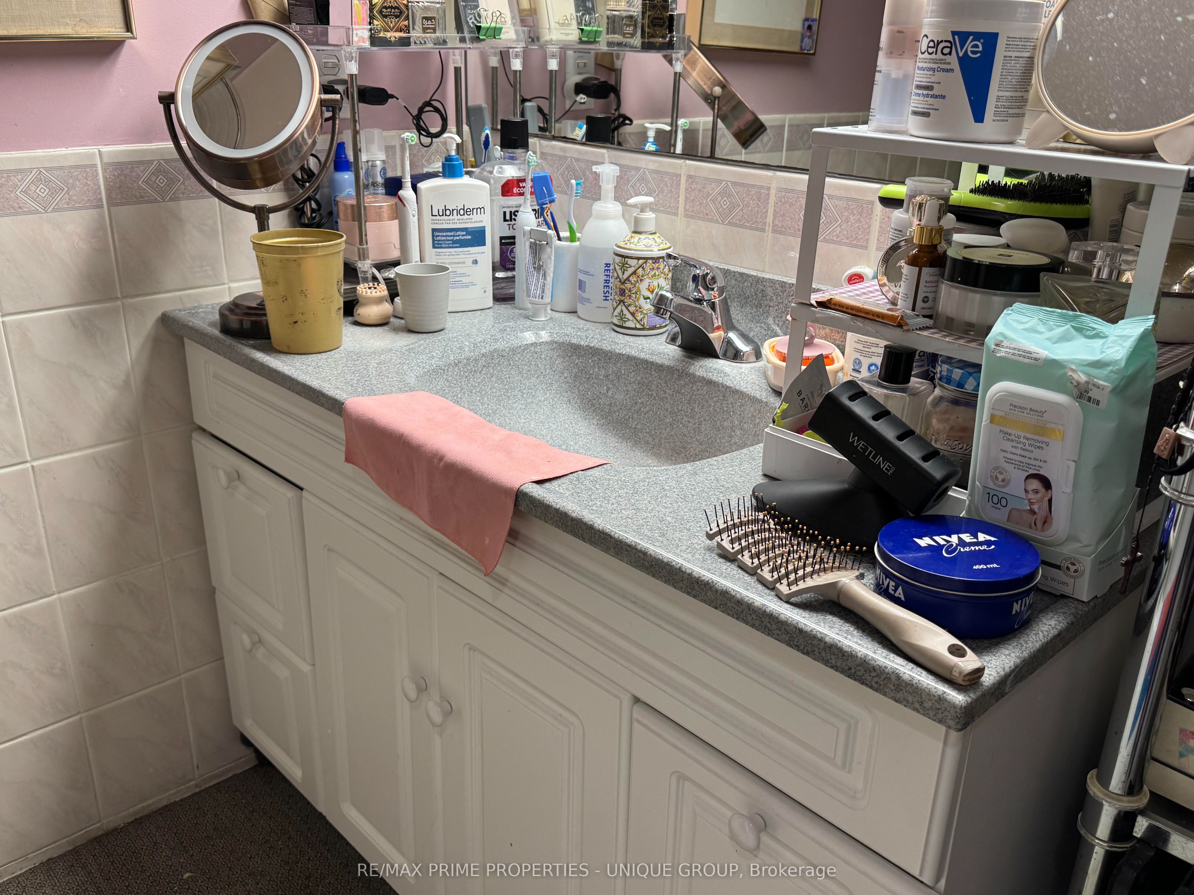 2330 Dufferin Street Property Photo 6