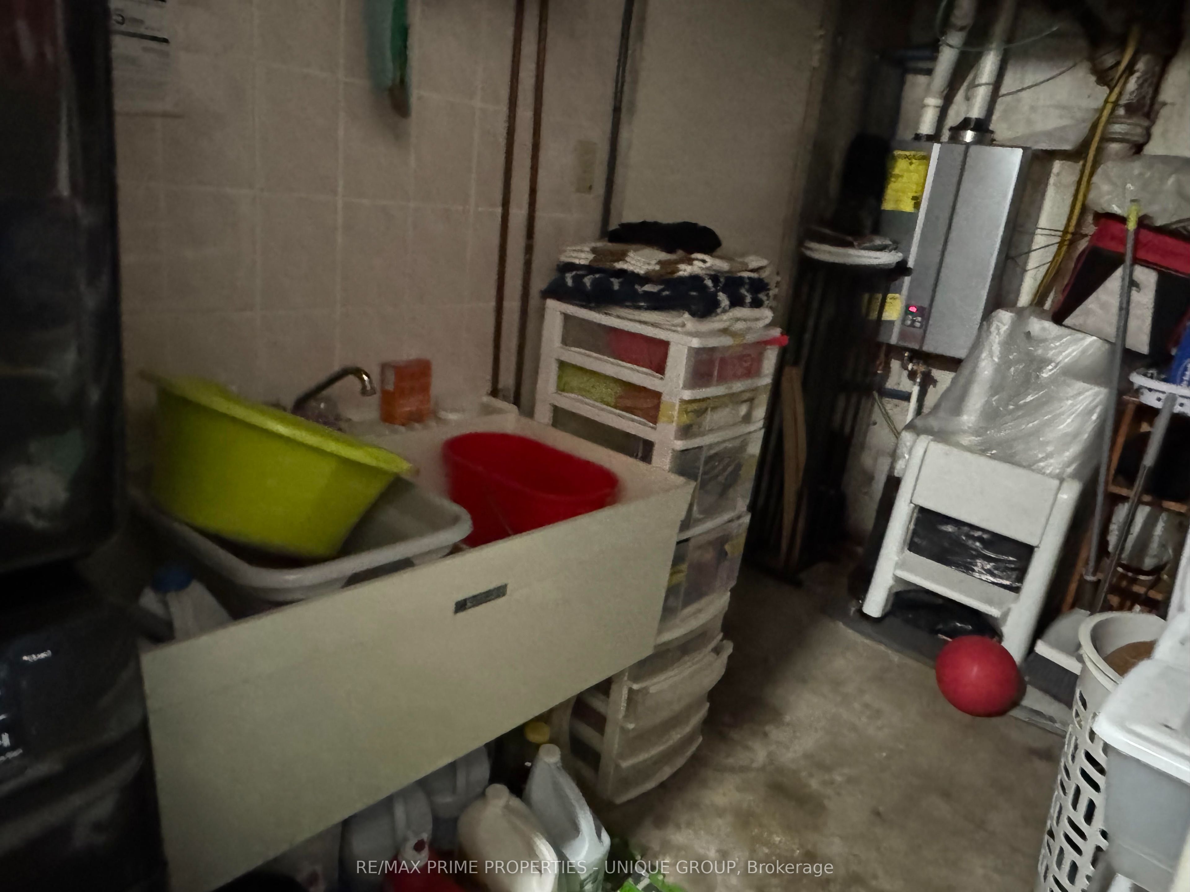 2330 Dufferin Street Property Photo 8