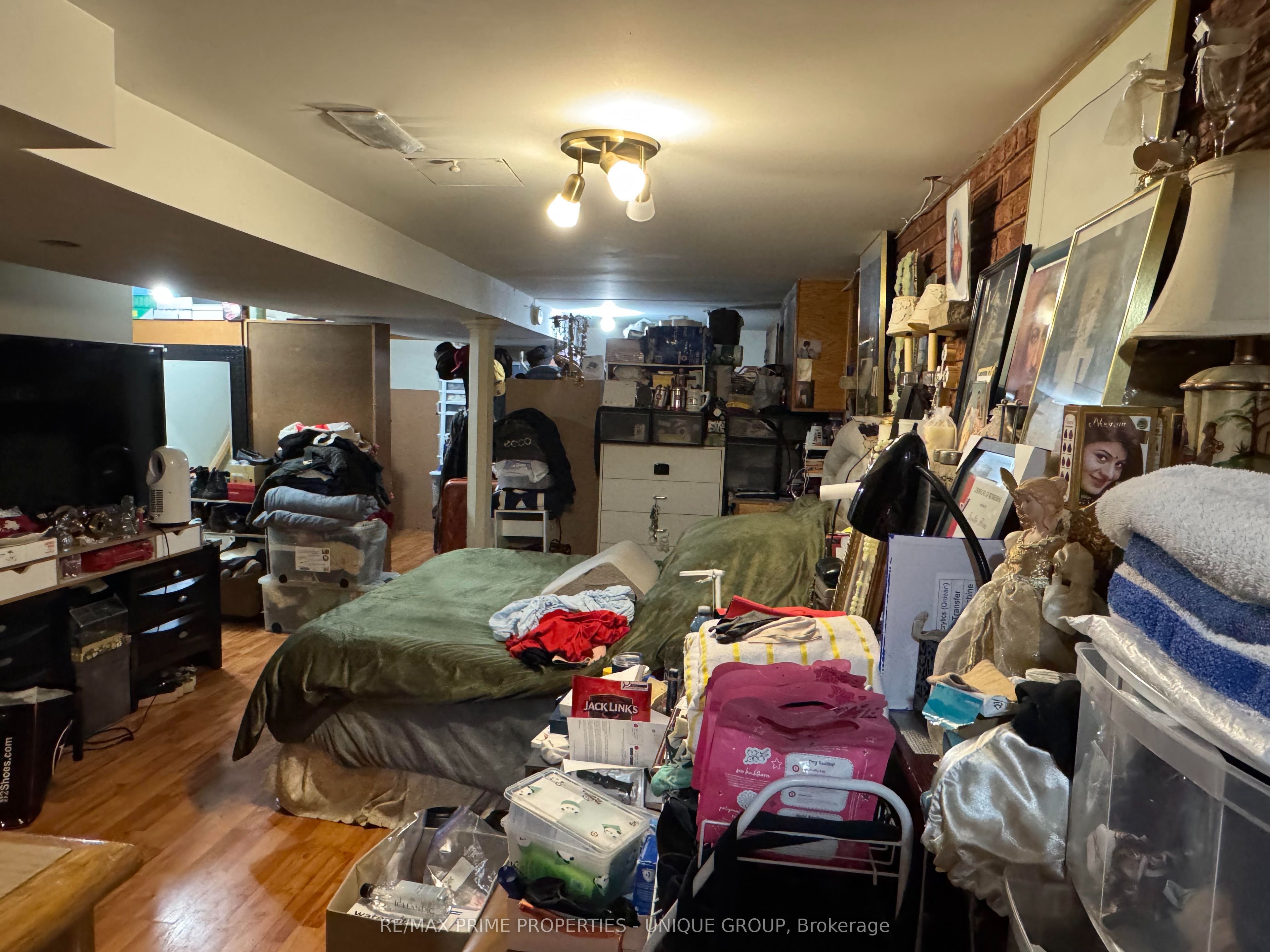 2330 Dufferin Street Property Photo 9