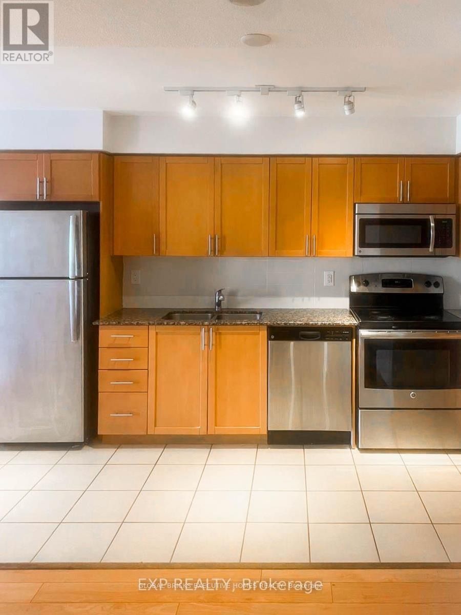 830 Lawrence Avenue 1012 Property Photo 4