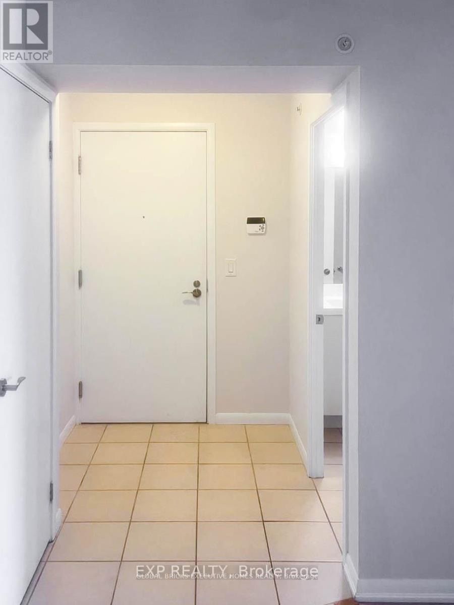 830 Lawrence Avenue 1012 Property Photo 16