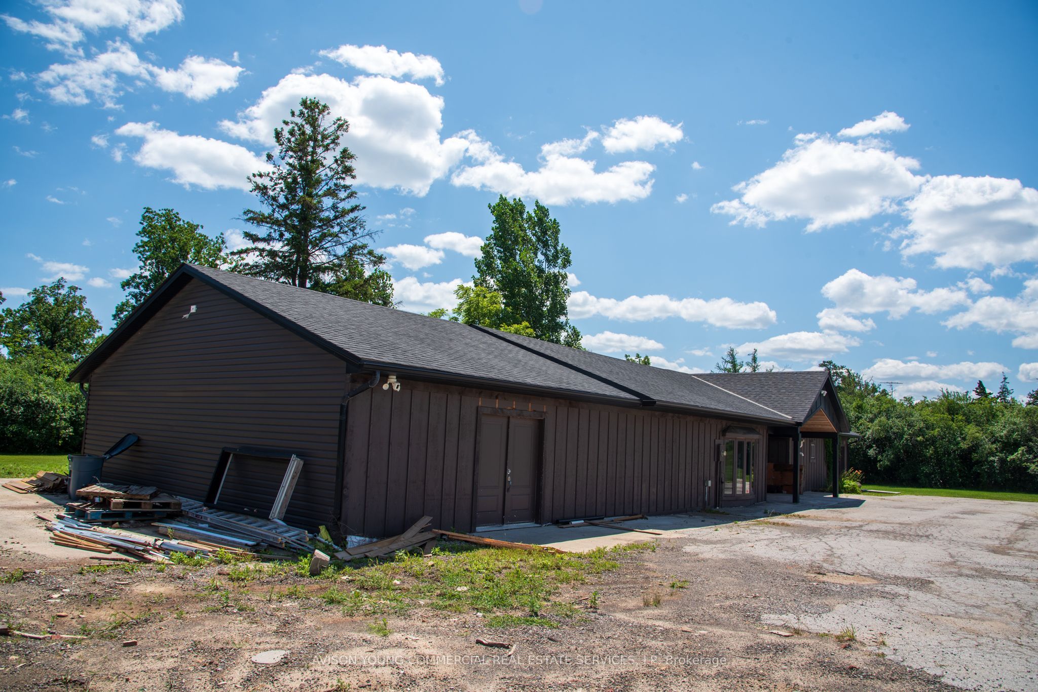 2078 Upper Middle Road E Property Photo 6