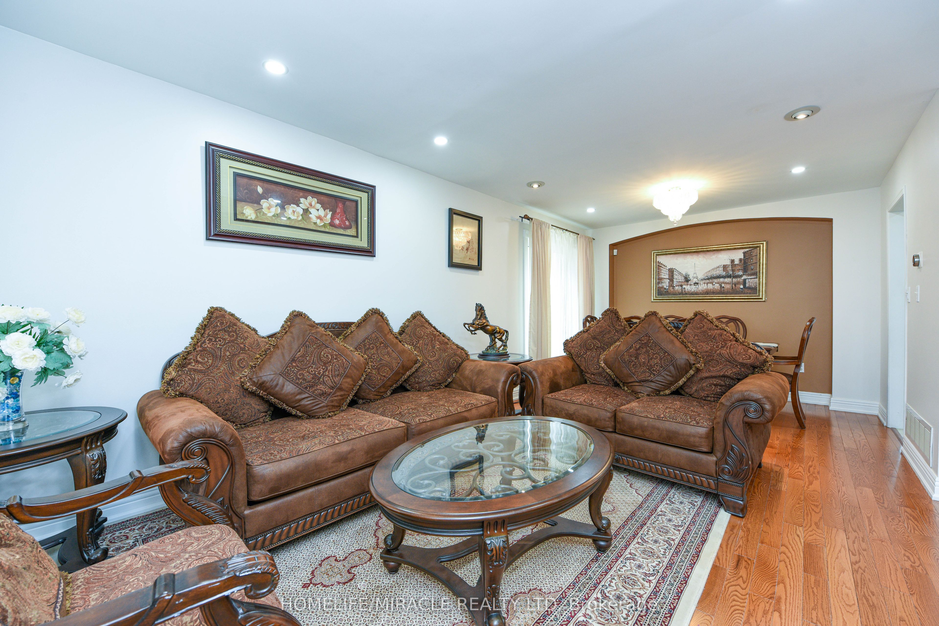 113 Seclusion Crescent Property Photo 4
