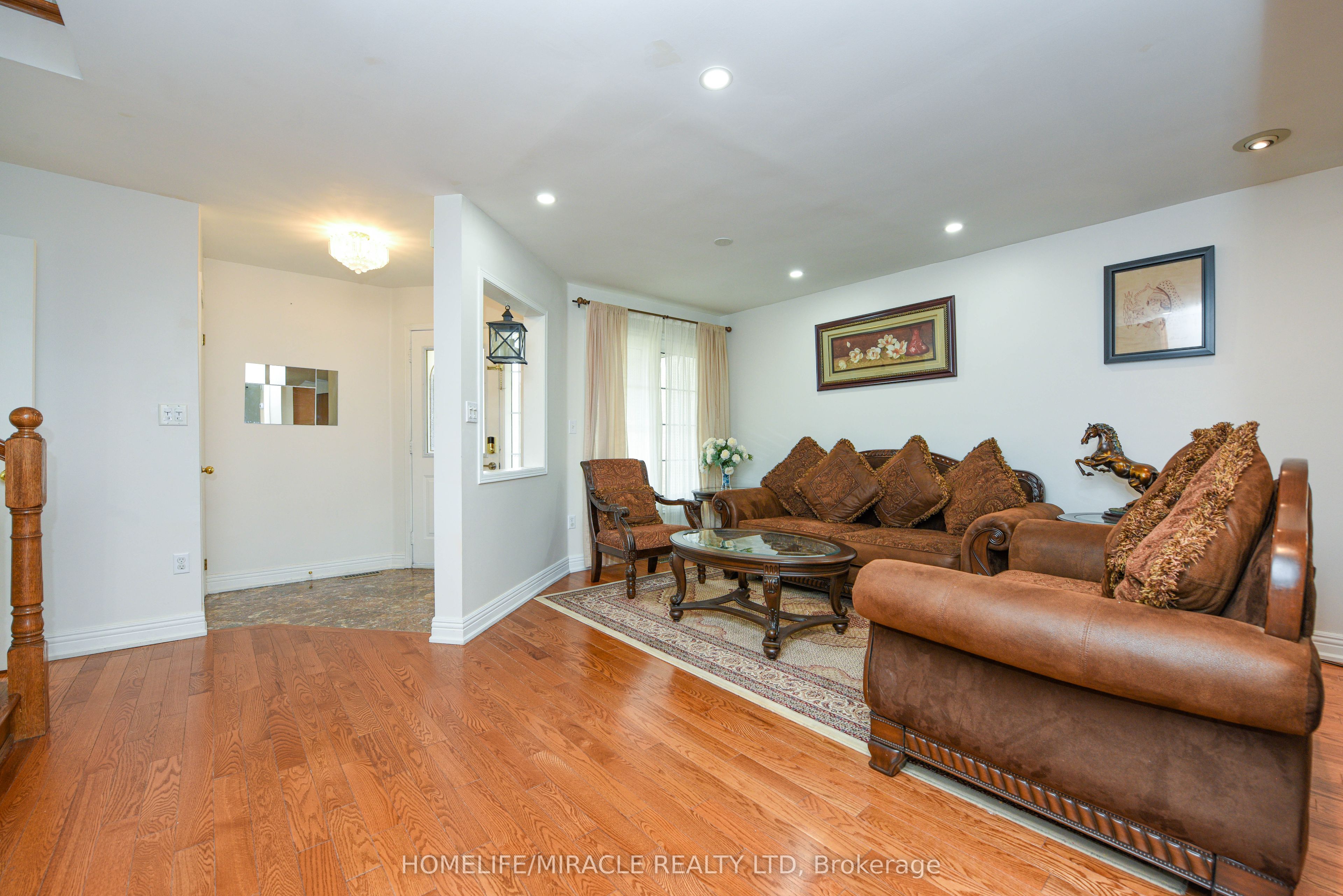 113 Seclusion Crescent Property Photo 7