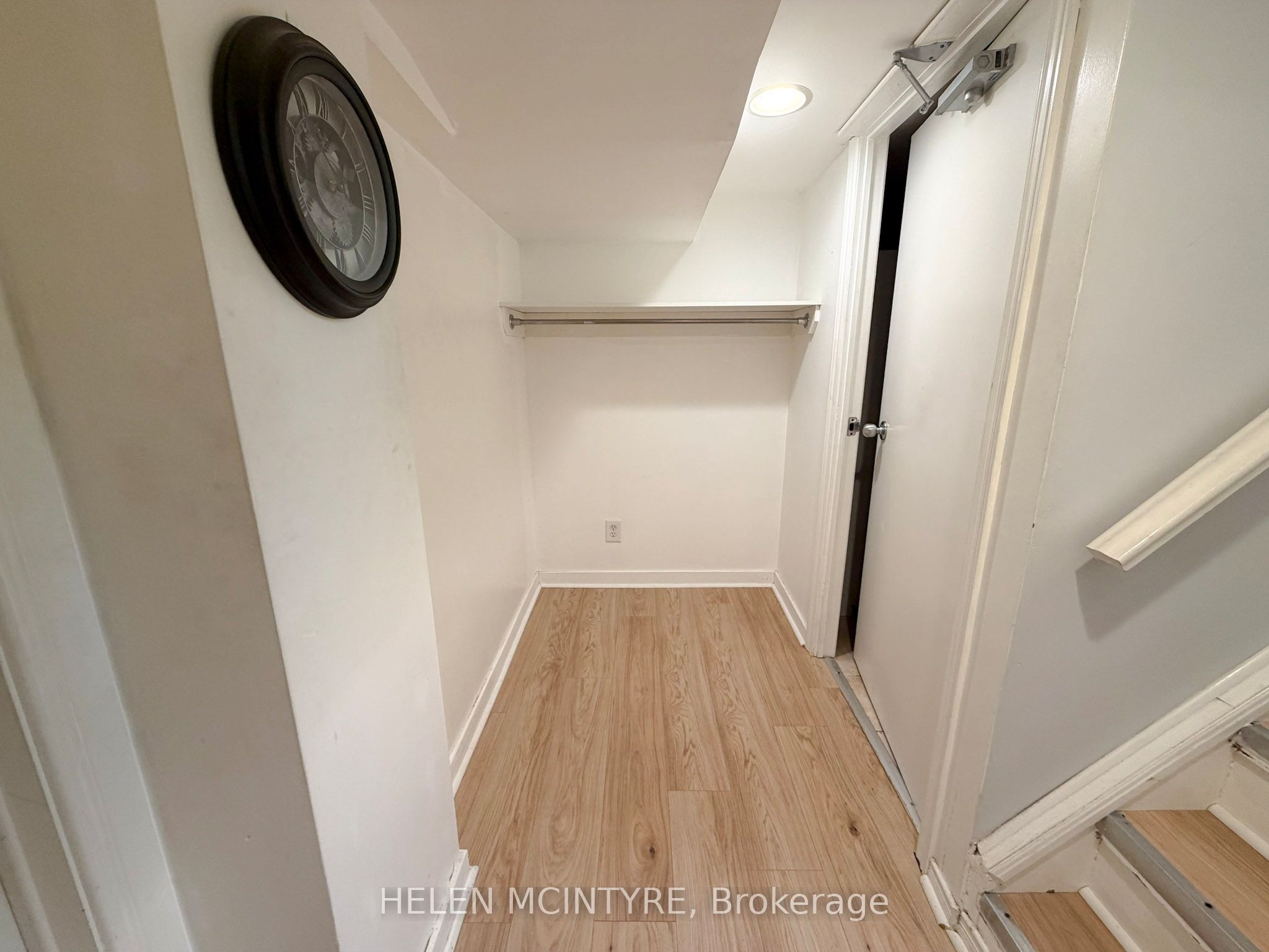 34 Dunning Crescent Property Photo 2