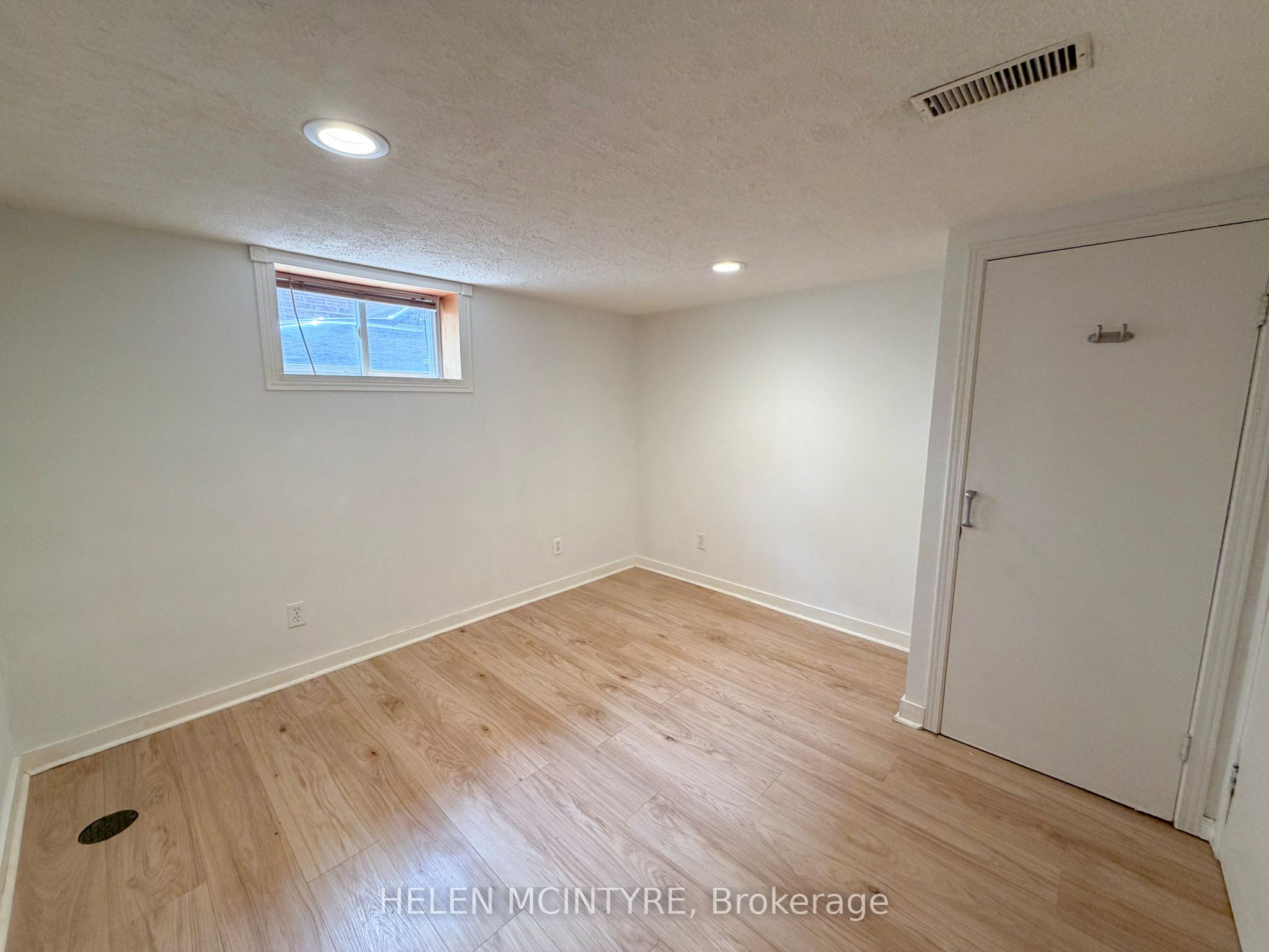 34 Dunning Crescent Property Photo 10