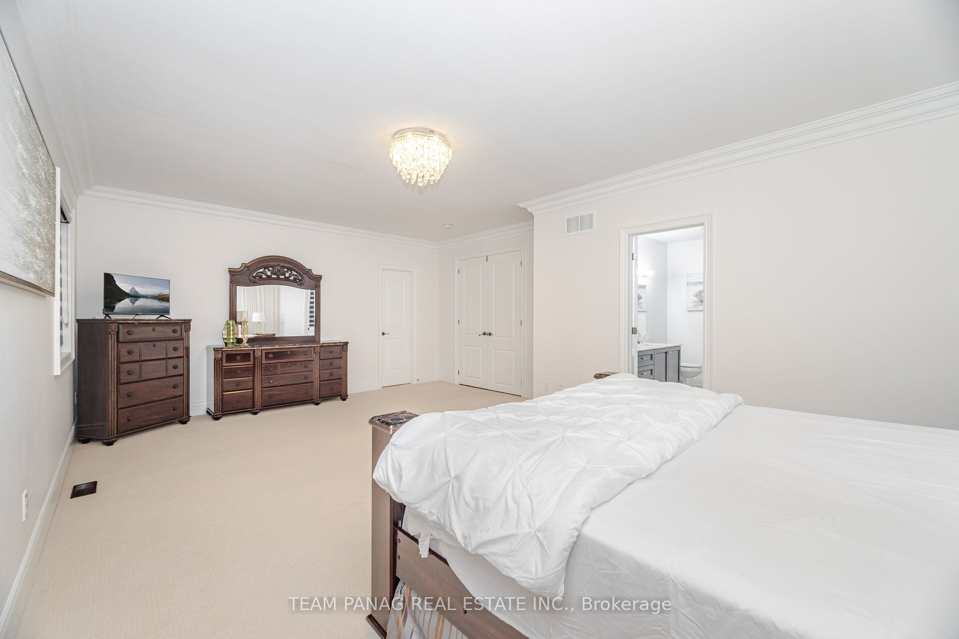 26 Snaresbrook Crescent Property Photo 28