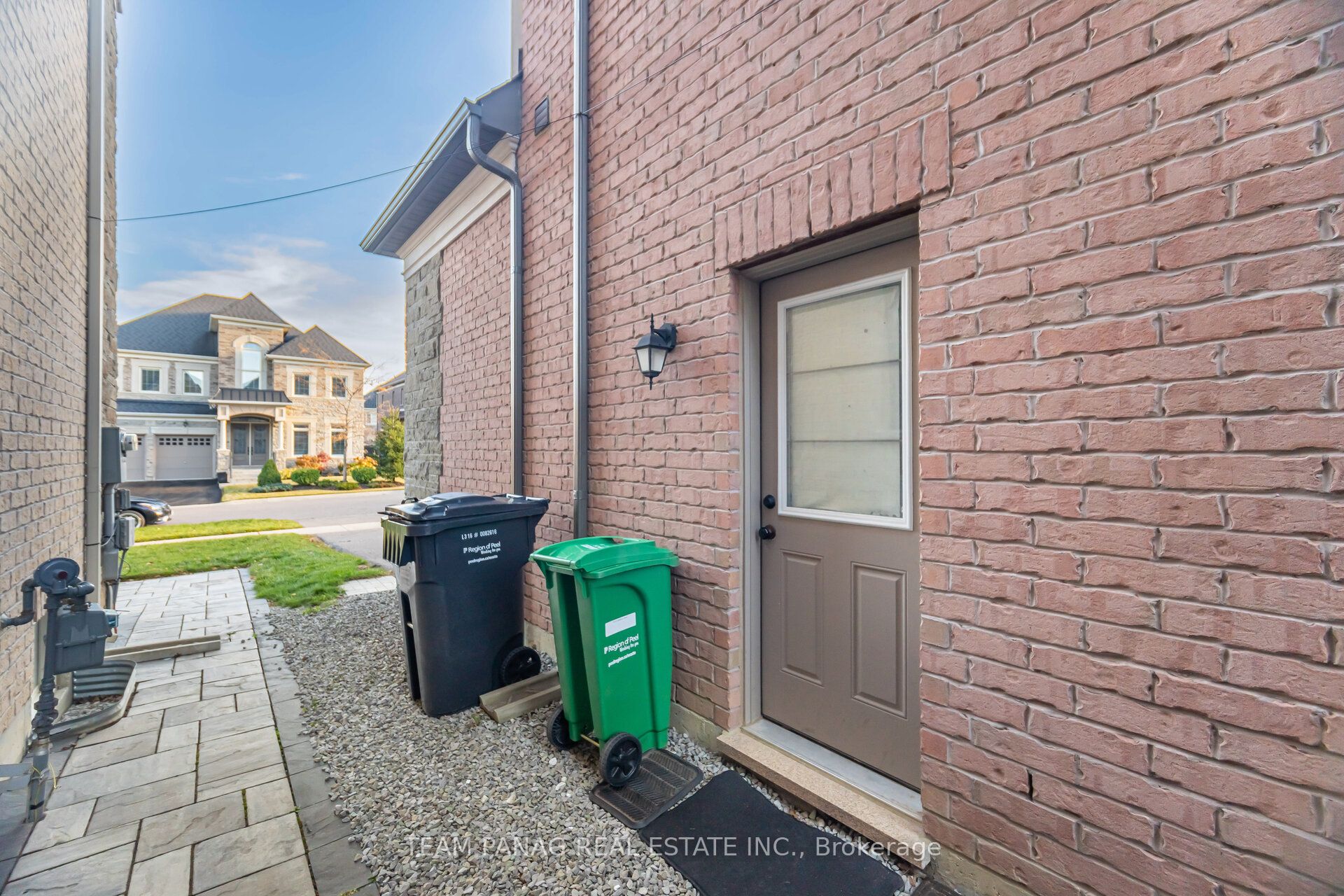 26 Snaresbrook Crescent Property Photo 43