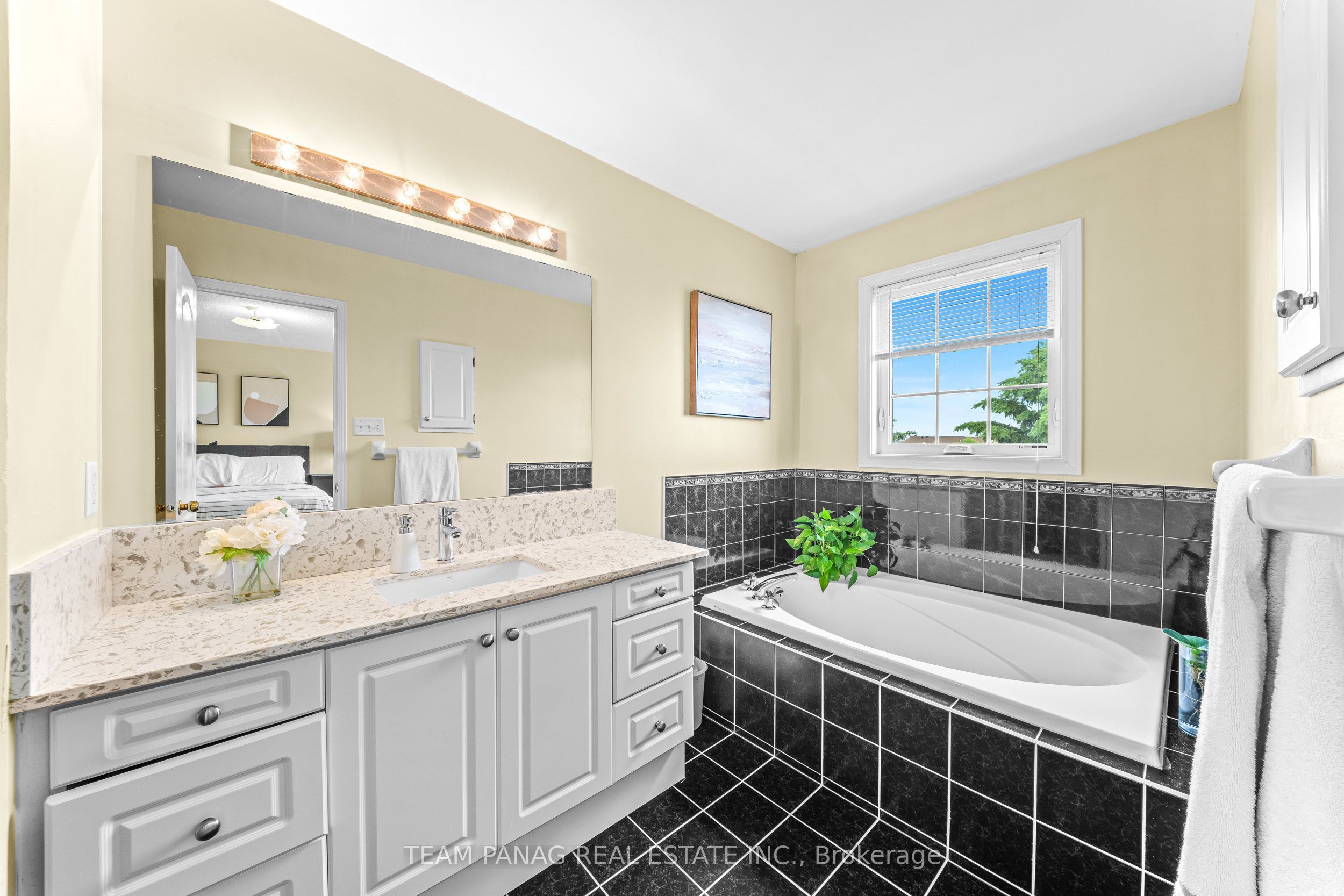 12 Stirrup Court Property Photo 34