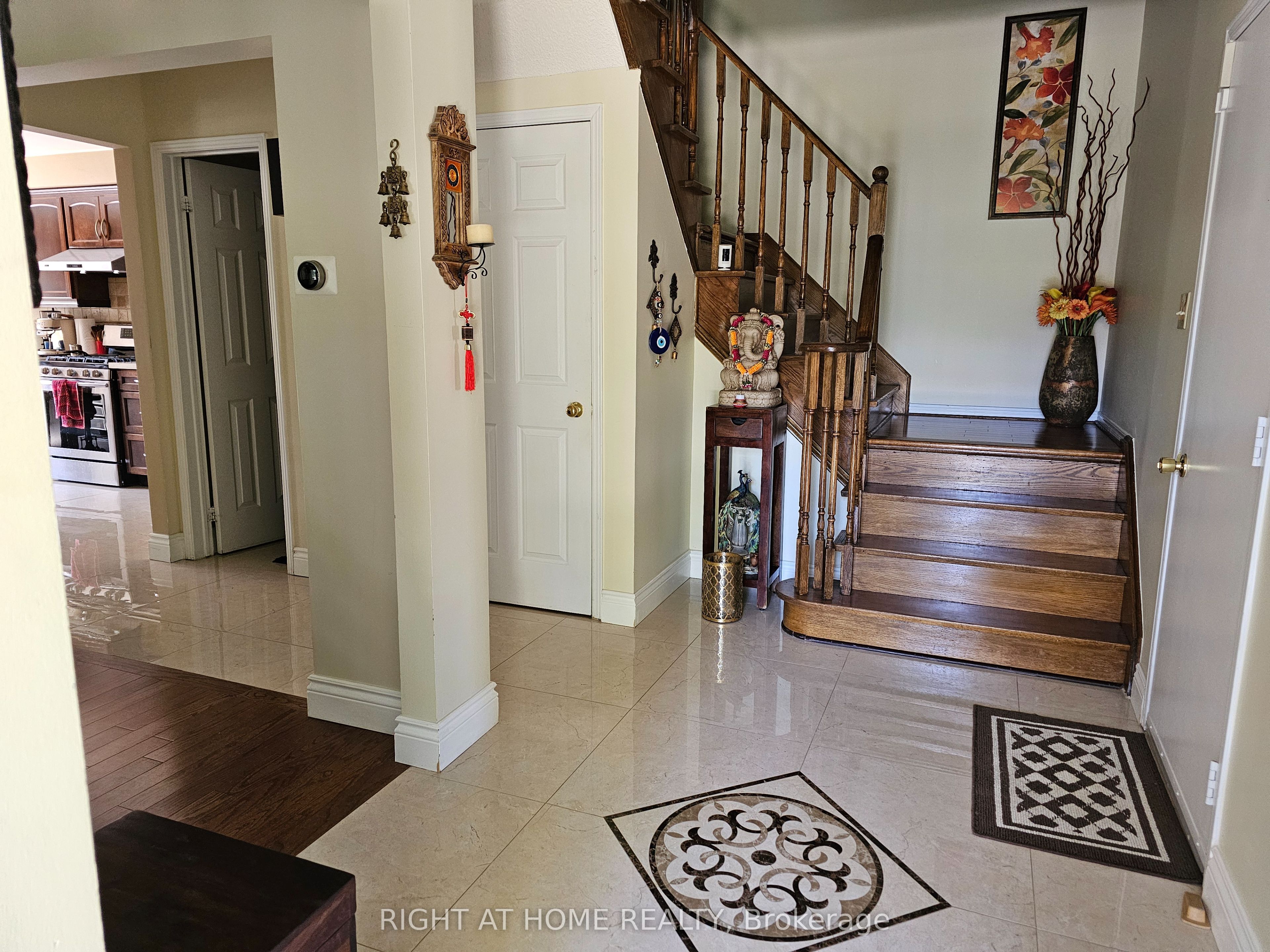710 Ashprior Avenue Property Photo 8