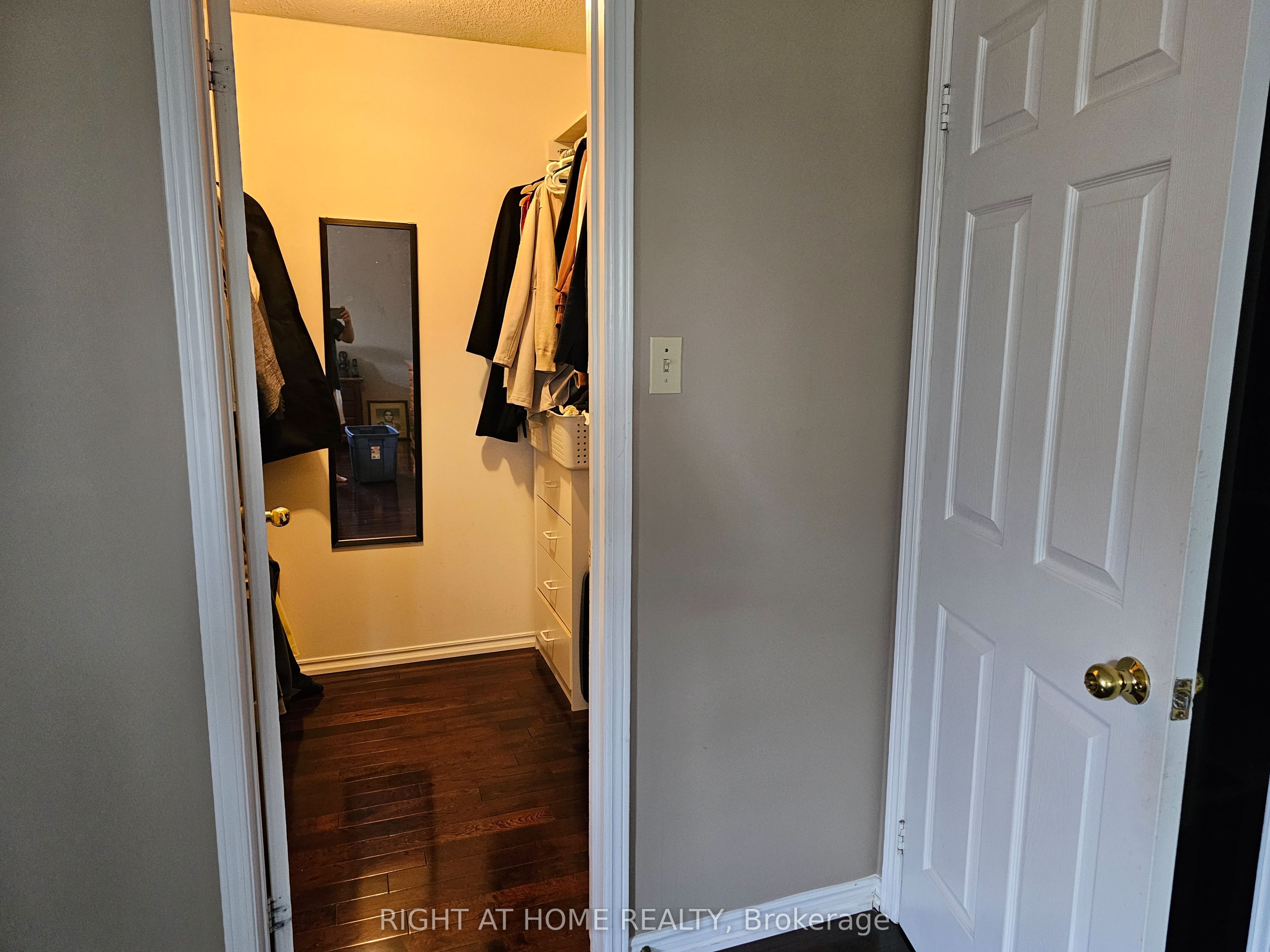 710 Ashprior Avenue Property Photo 14