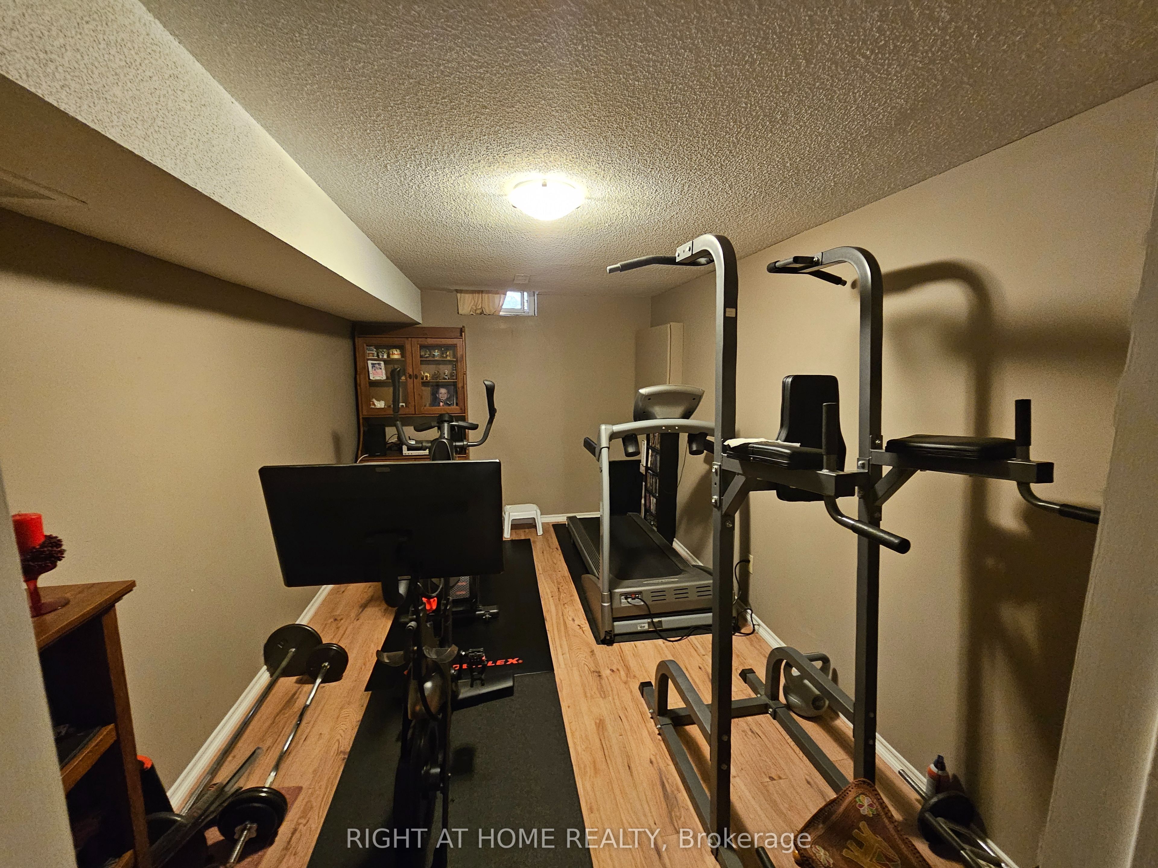 710 Ashprior Avenue Property Photo 21