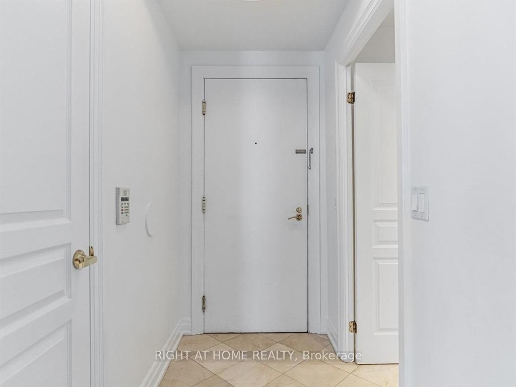 2087 W Lake Shore Boulevard 207 Property Photo 3