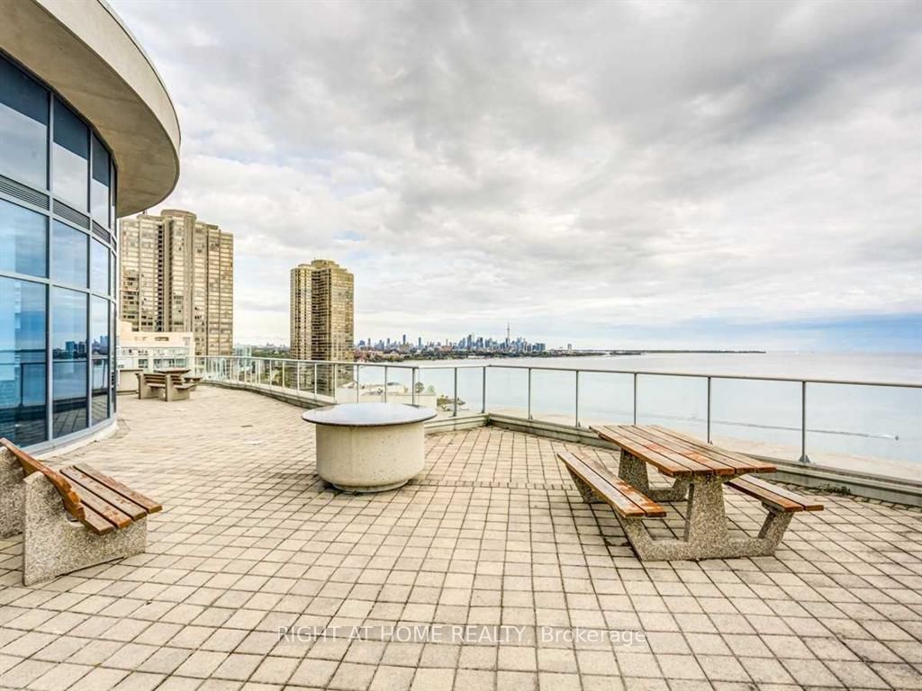2087 W Lake Shore Boulevard 207 Property Photo 20