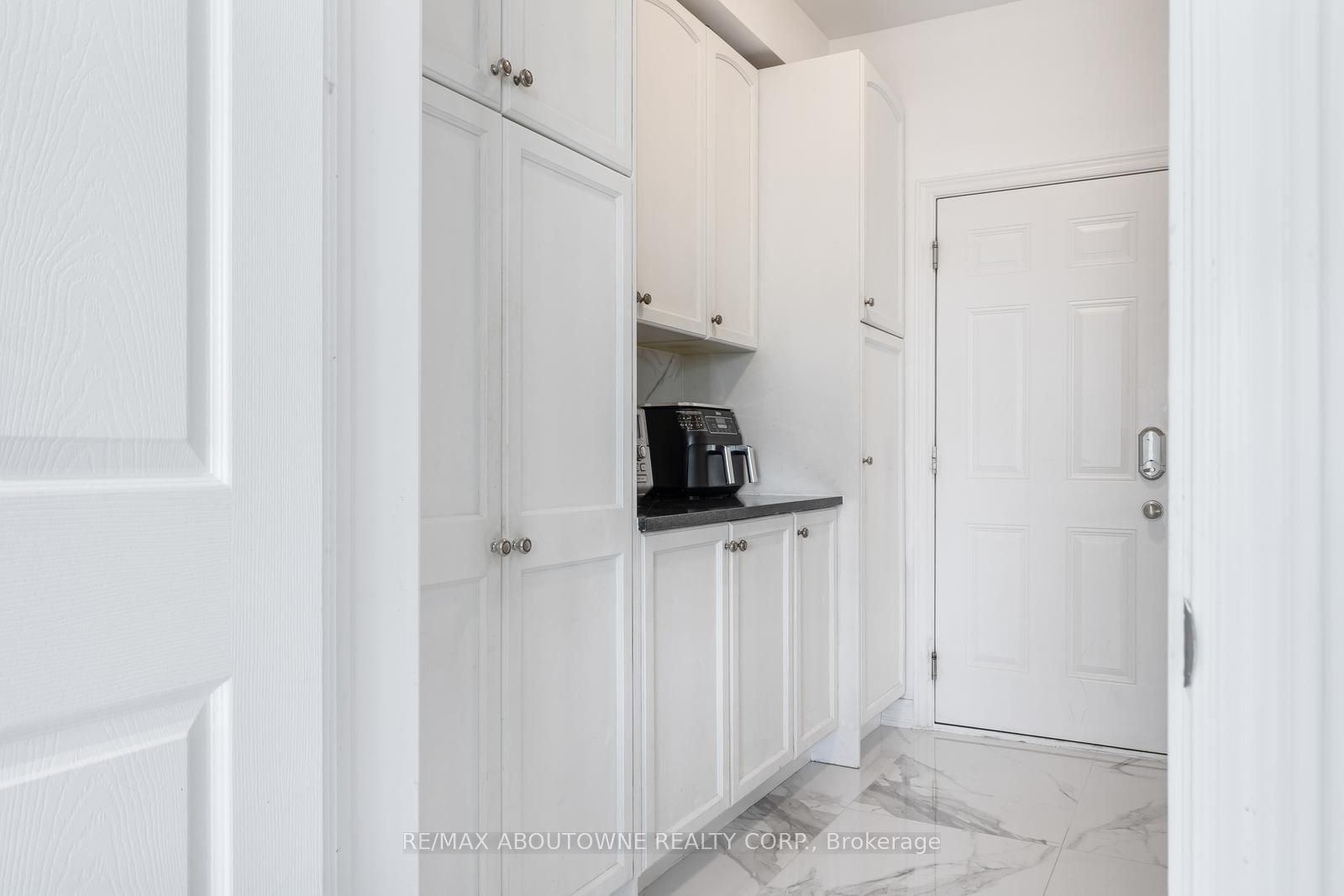 3308 Liptay Avenue Property Photo 21