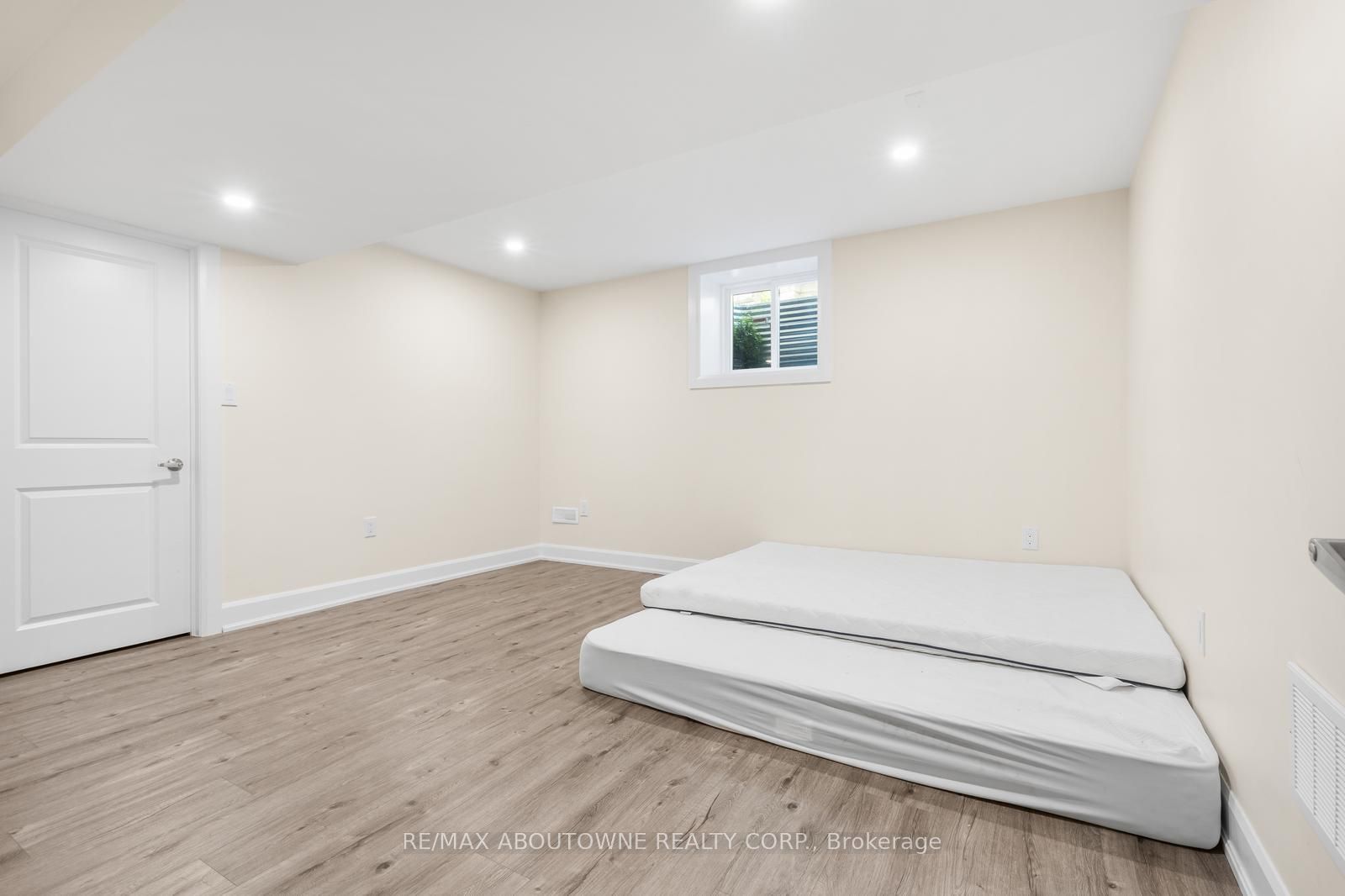3308 Liptay Avenue Property Photo 40