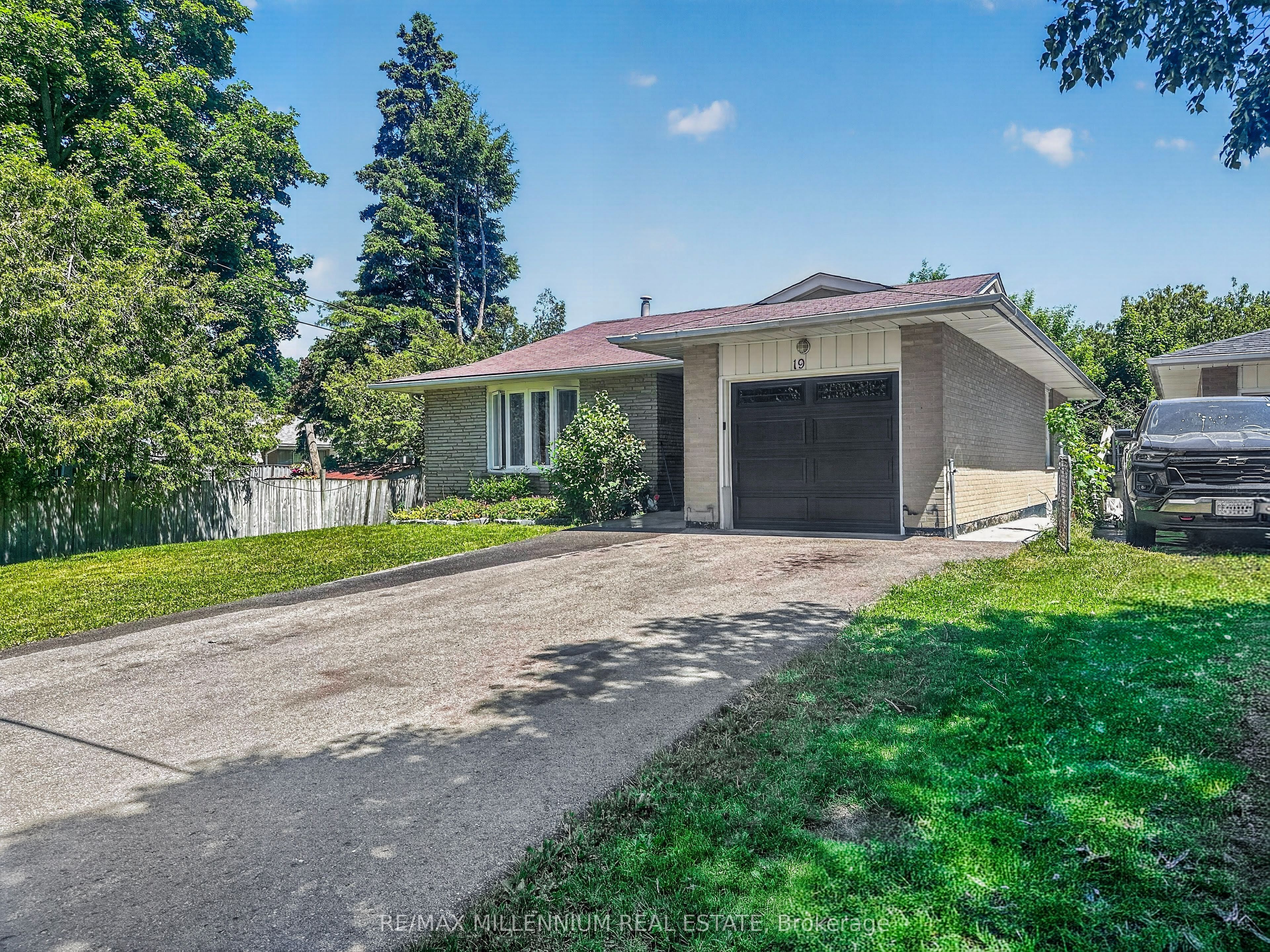 19 Cardwell Street Property Photo 2